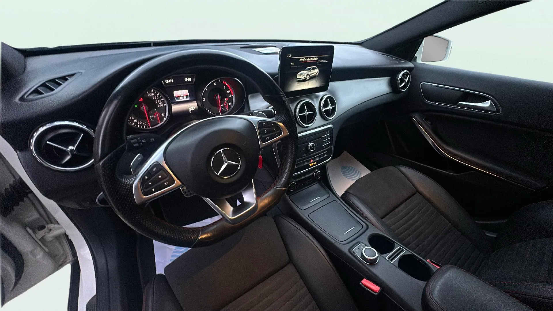 Mercedes-Benz GLA 220 d 4MATIC AMG Line - foto 22