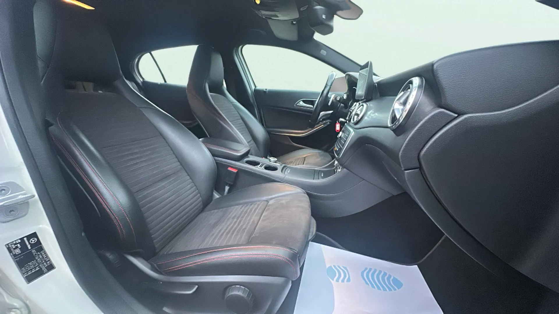 Mercedes-Benz GLA 220 d 4MATIC AMG Line - foto 13