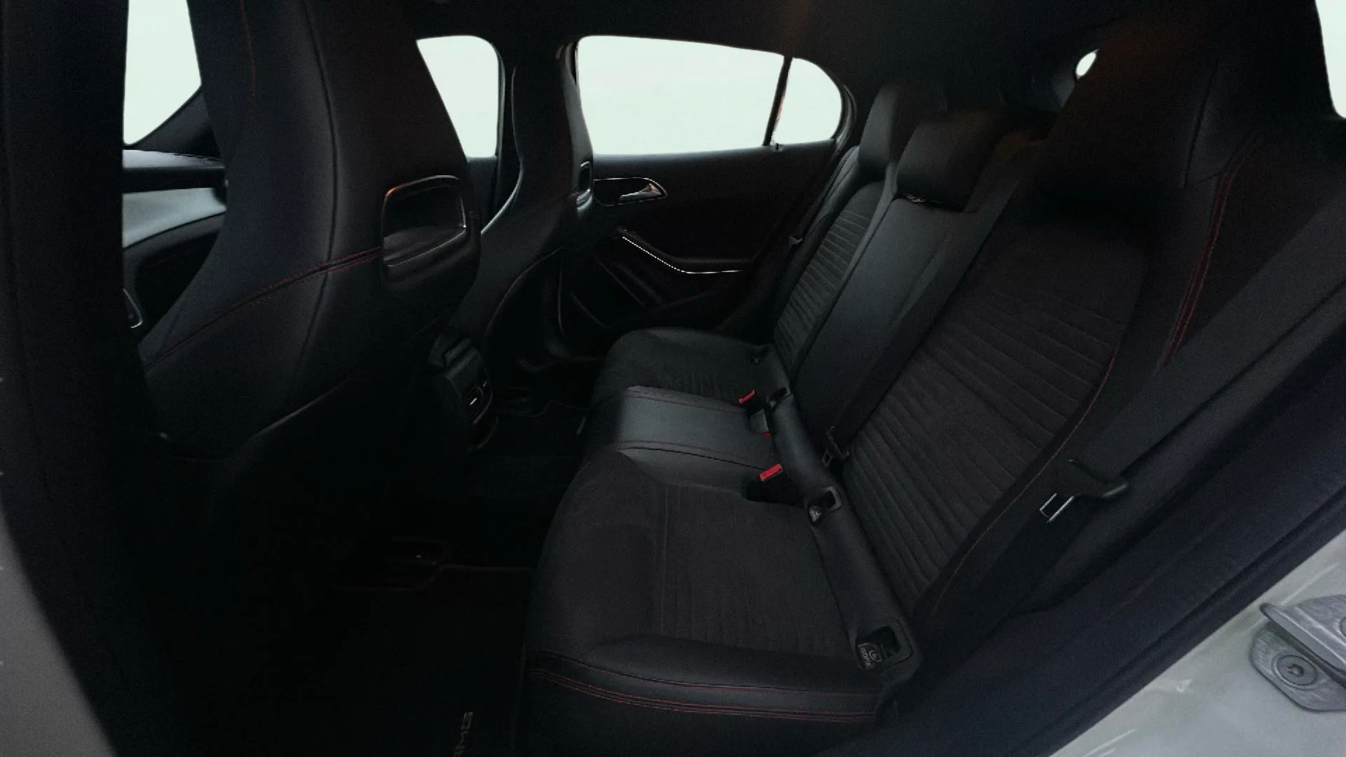 Mercedes-Benz GLA 220 d 4MATIC AMG Line - foto 18