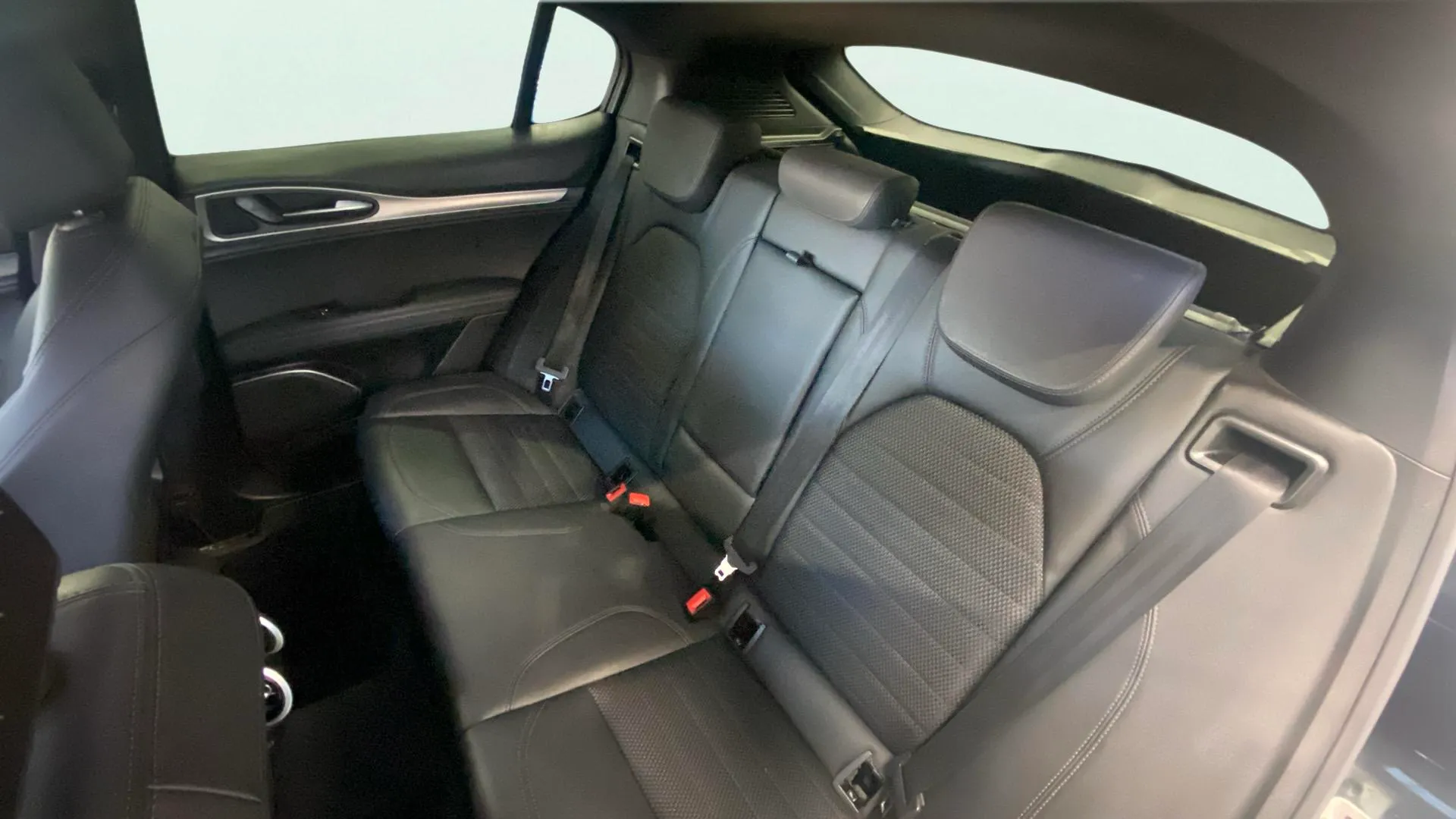 Alfa Romeo Stelvio 2.2 Diesel Sprint AWD - foto 18
