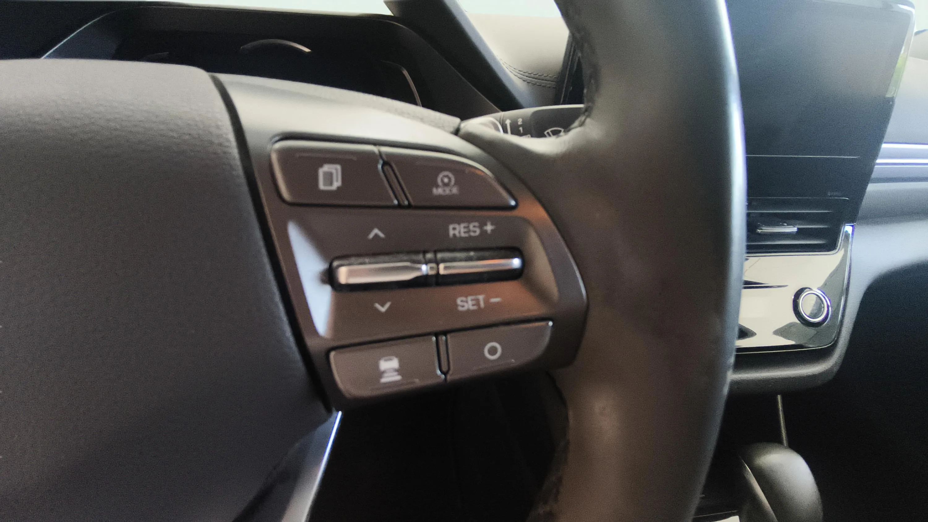 Hyundai Ioniq 1.6 GDI HEV Klass DT - foto 13