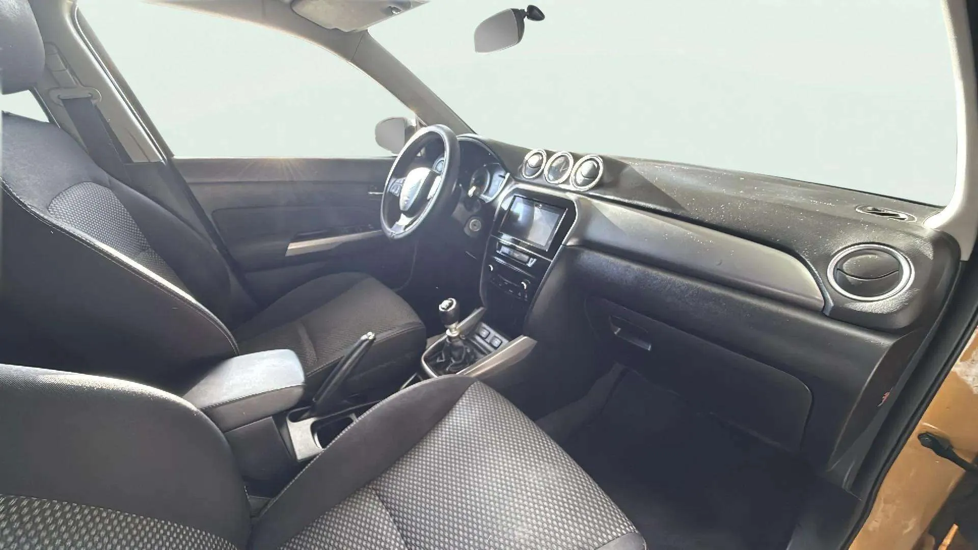 Suzuki Vitara 1.4 T GLE - foto 13