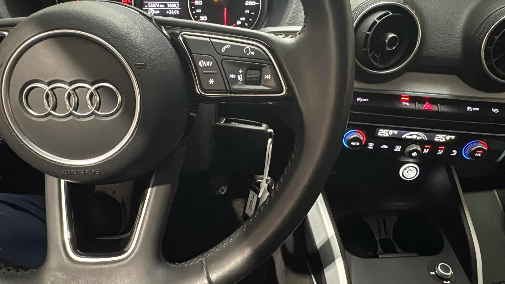 Audi Q2 Advanced 30 TDI - foto 23