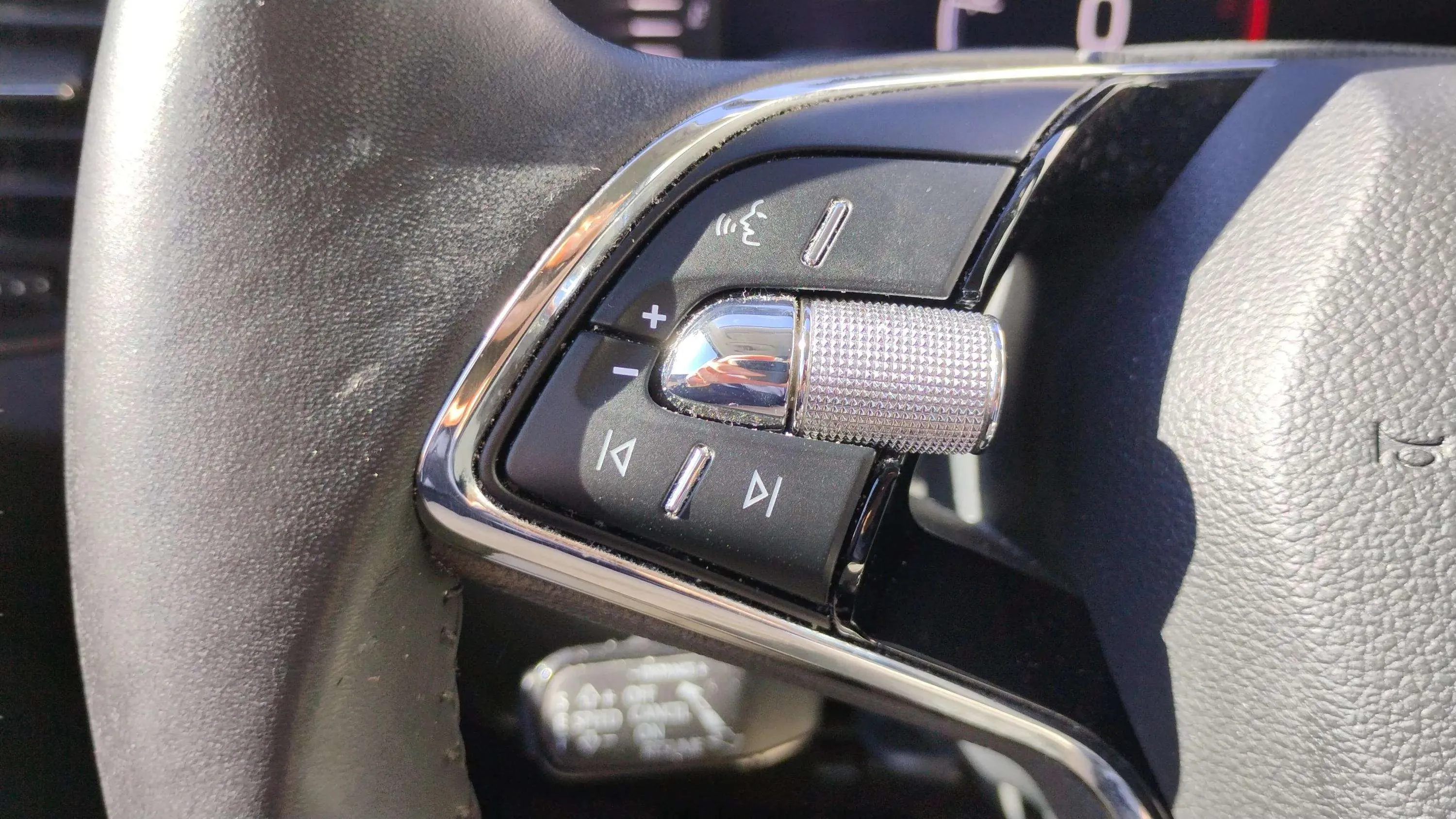 Škoda Karoq 1.5 TSI DSG ACT Ambition - foto 13