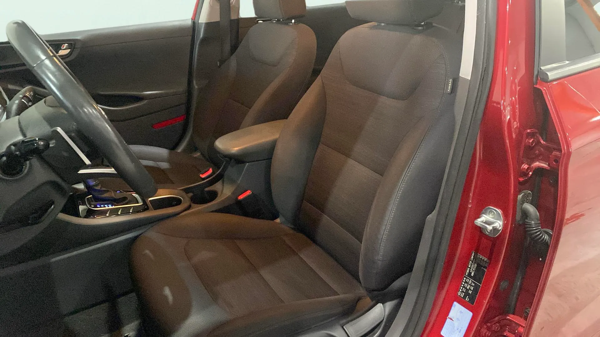 Hyundai Ioniq 1.6 GDI HEV Tecno DCT - foto 12