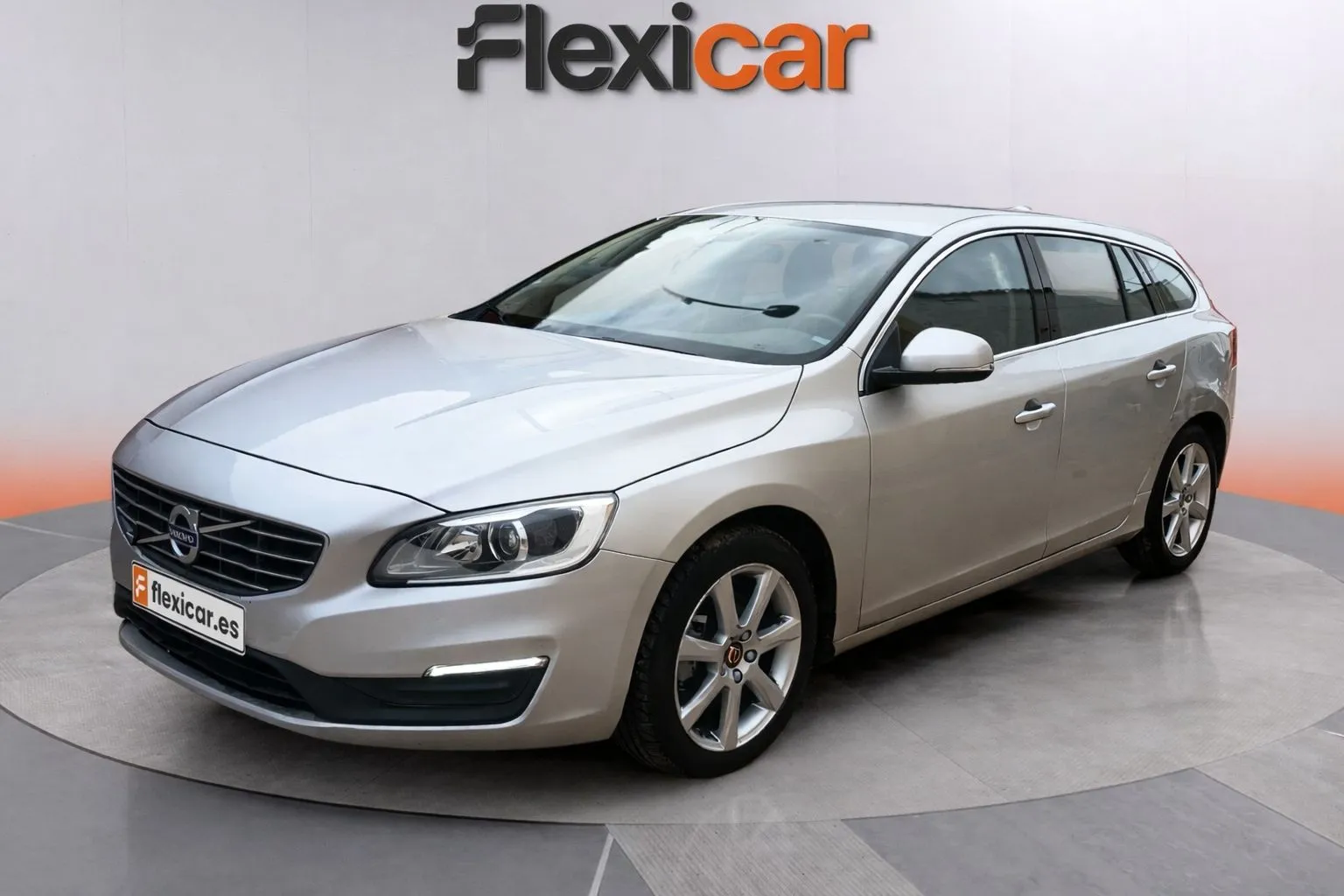 Volvo V60 2.0 T3 Kinetic - foto 3