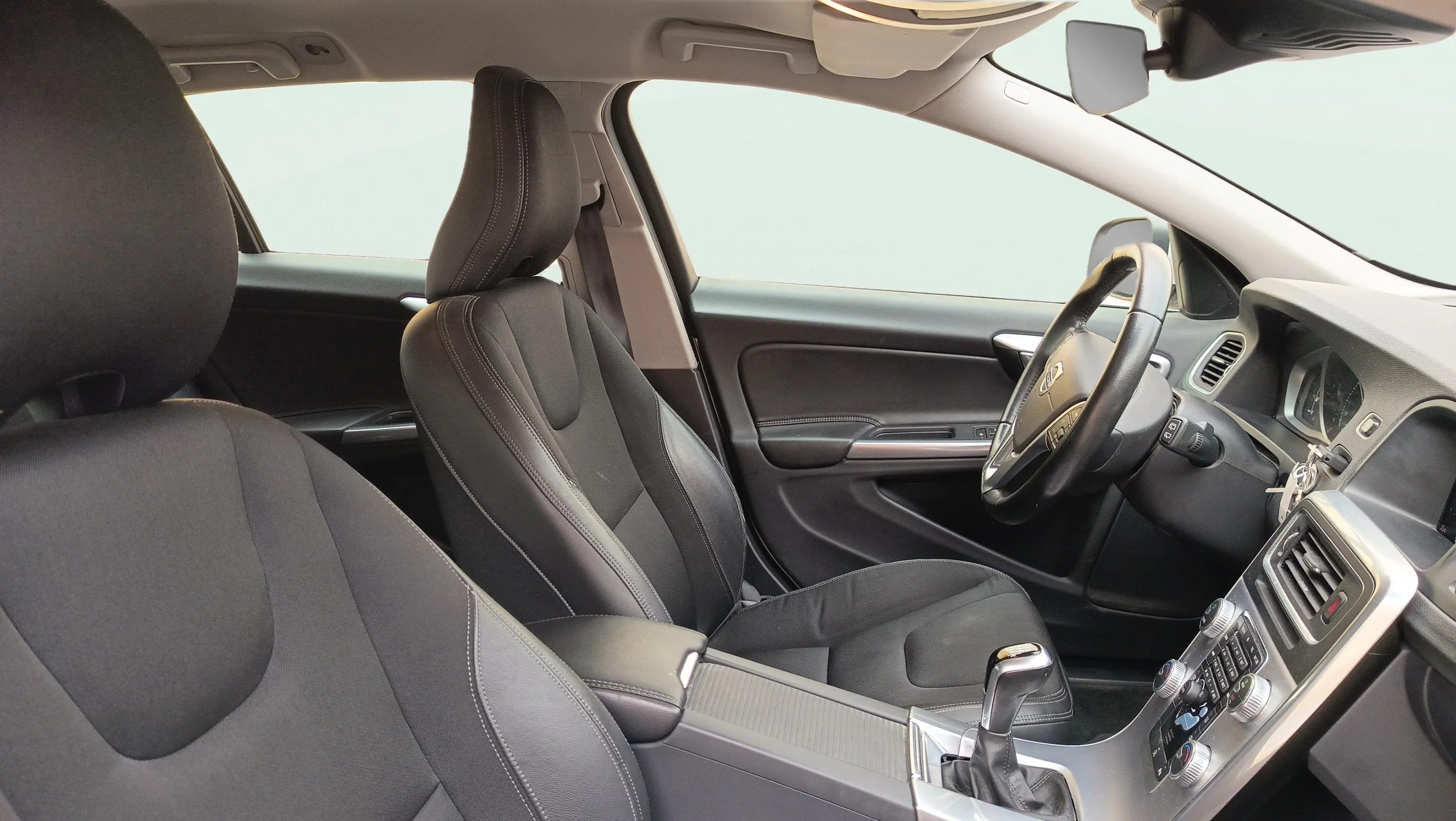 Volvo V60 2.0 T3 Kinetic - foto 16