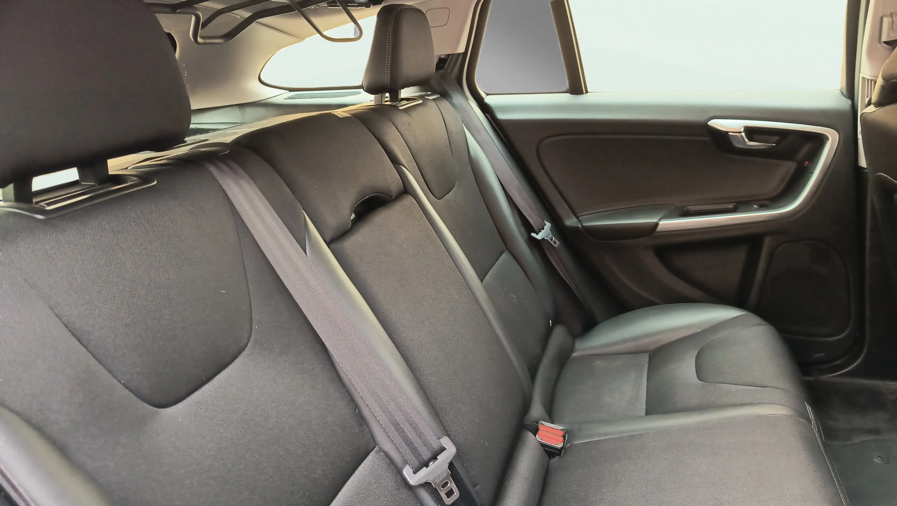 Volvo V60 2.0 T3 Kinetic - foto 17
