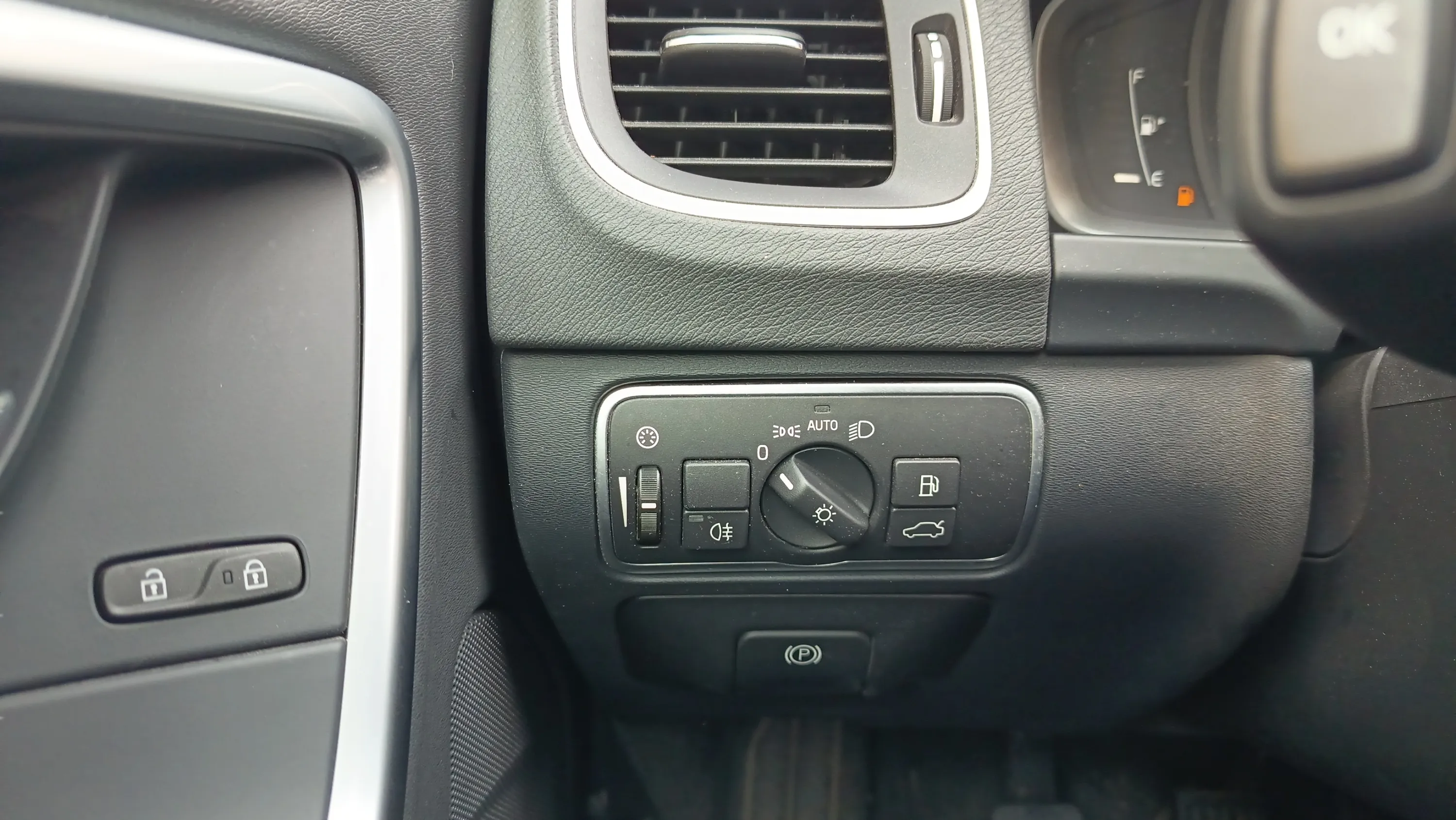 Volvo V60 2.0 T3 Kinetic - foto 15