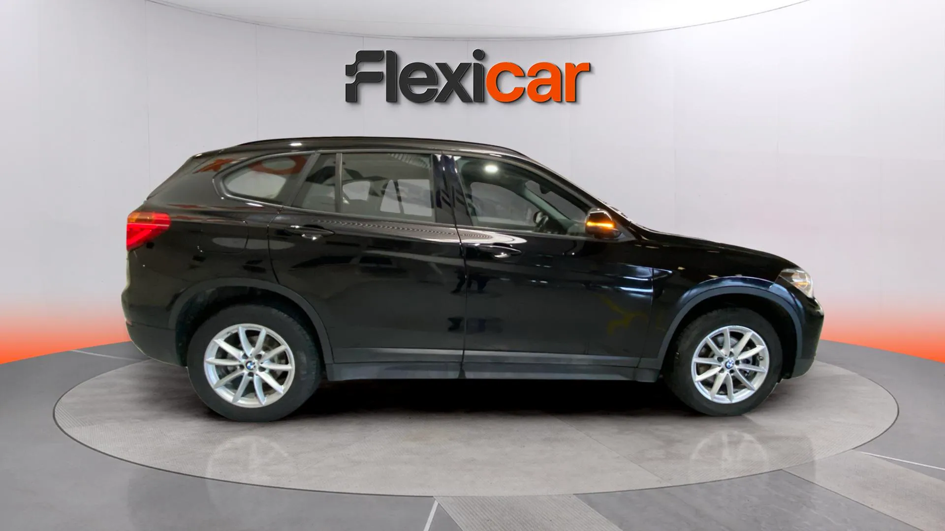BMW X1 sDrive18d - foto 8