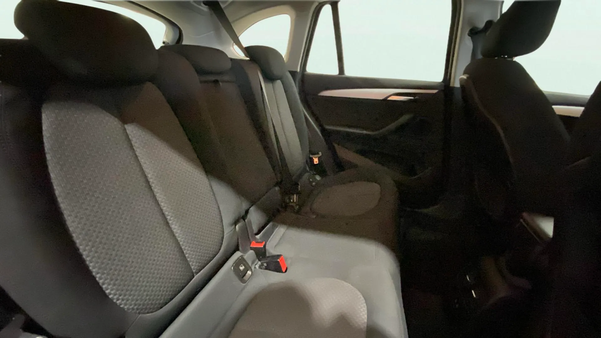 BMW X1 sDrive18d - foto 12