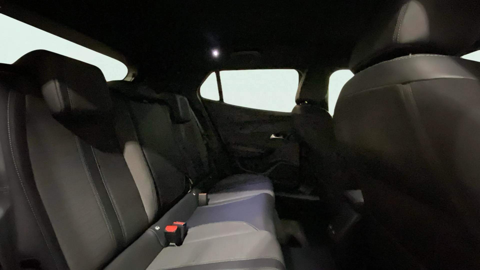 Peugeot 2008 Active Pack PureTech 130 - foto 12