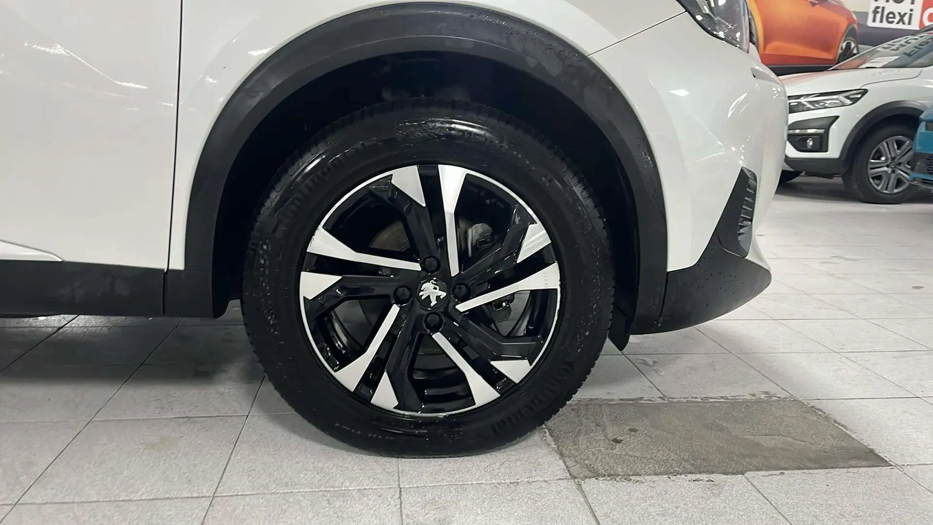 Peugeot 2008 Allure PureTech 130 - foto 8