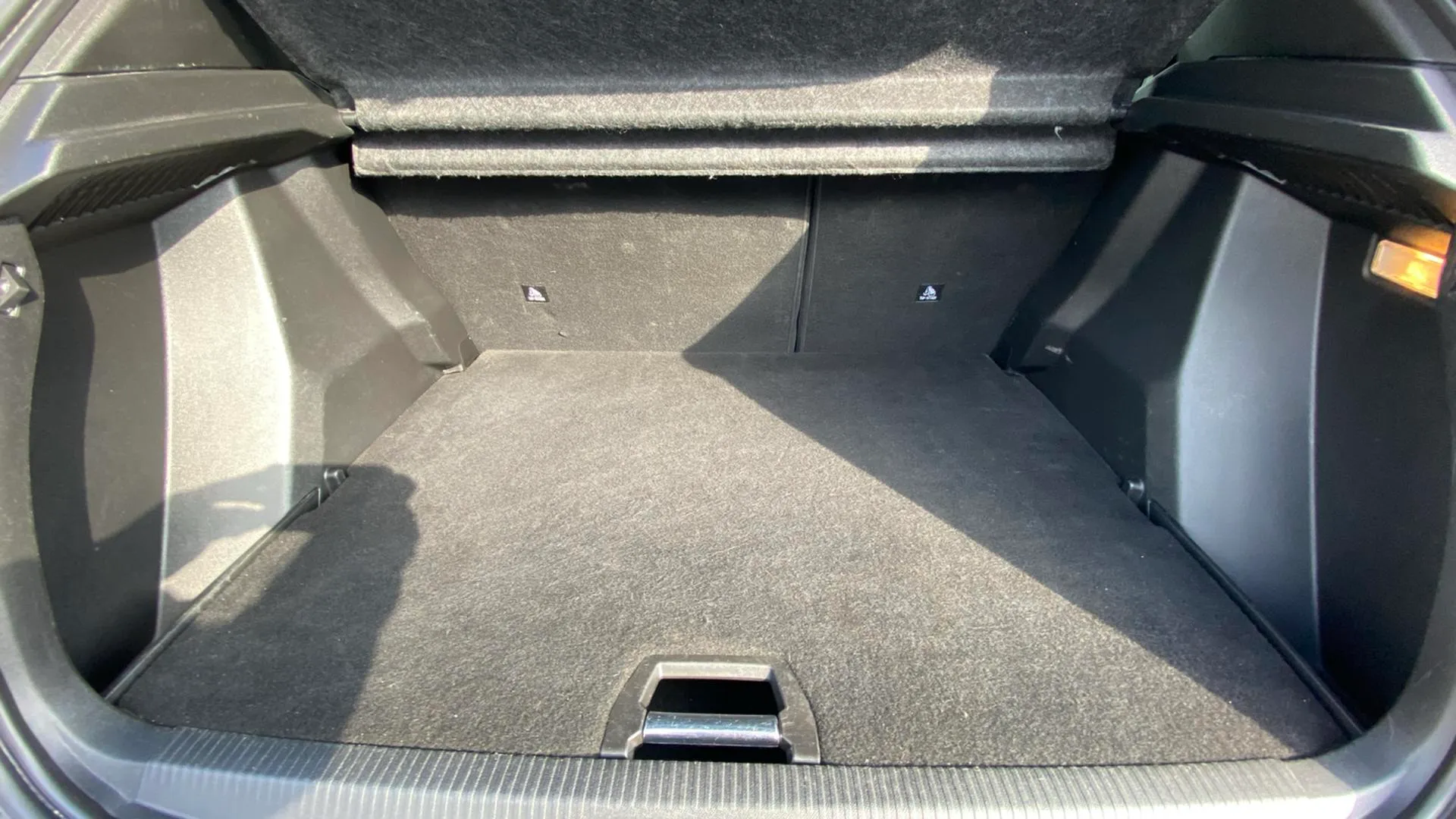 Peugeot 2008 Allure Pack PureTech 130 - foto 22