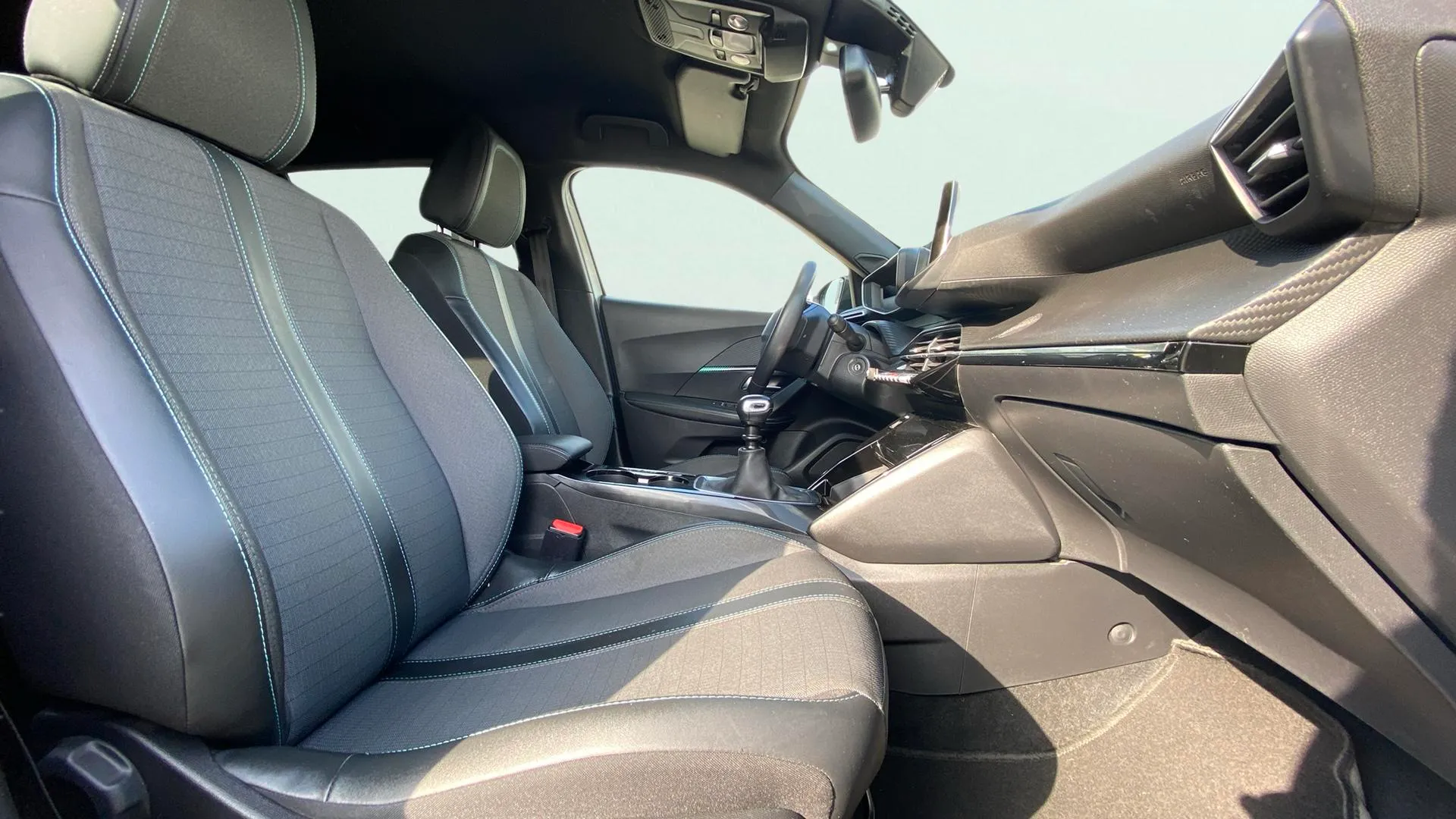 Peugeot 2008 Allure Pack PureTech 130 - foto 10