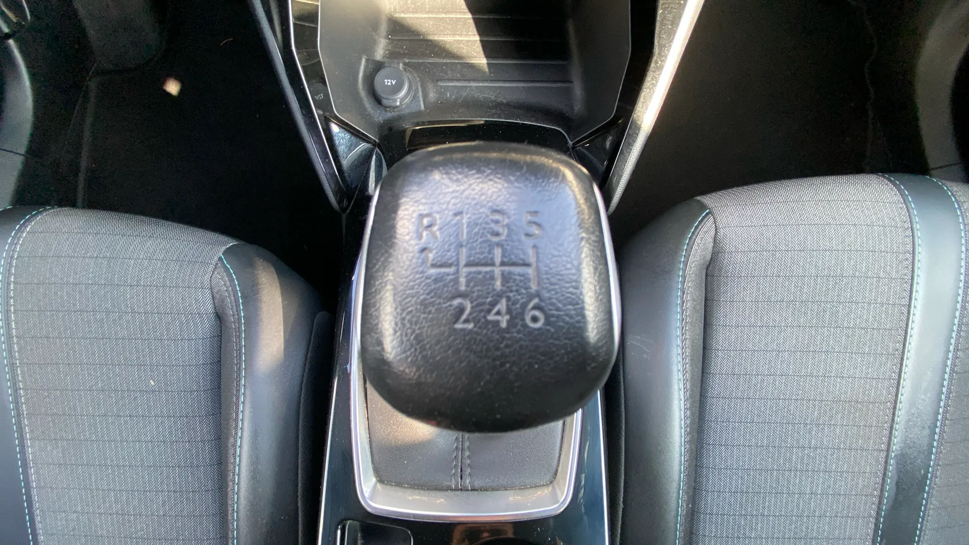 Peugeot 2008 Allure Pack PureTech 130 - foto 20