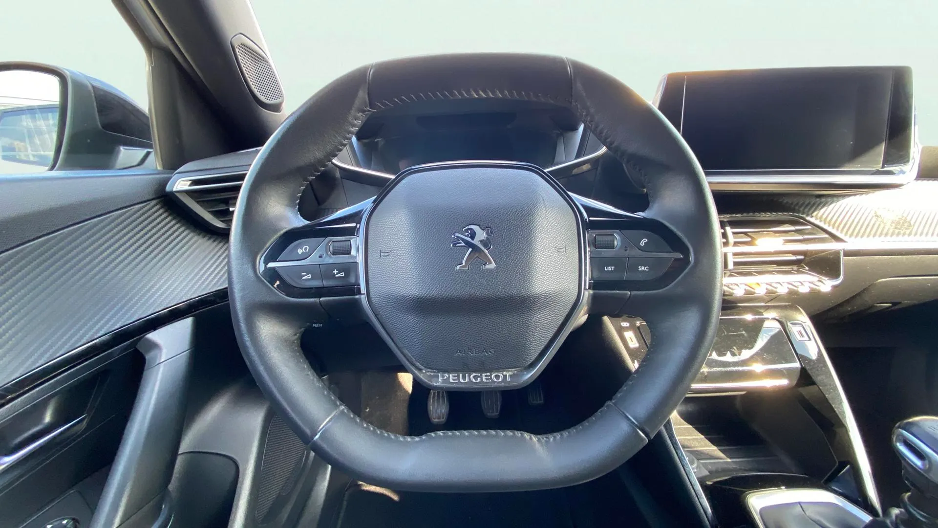 Peugeot 2008 Allure Pack PureTech 130 - foto 16
