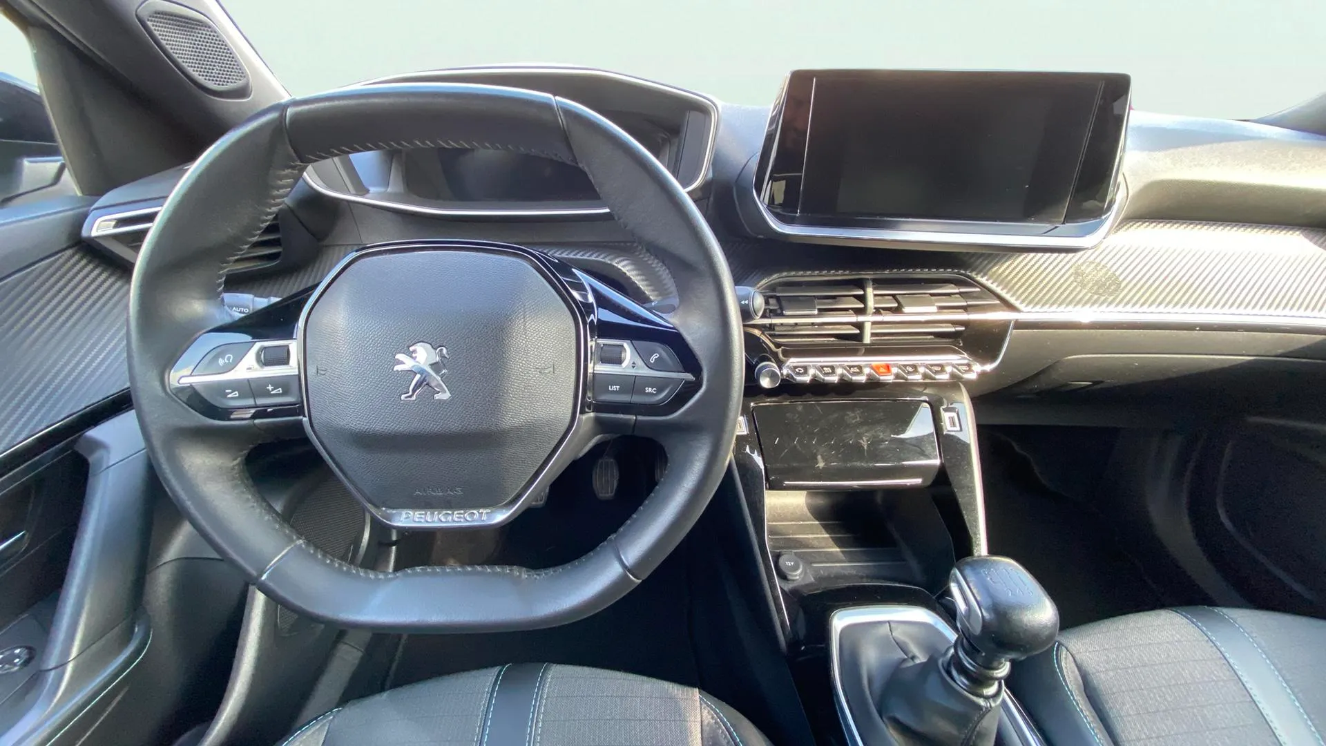 Peugeot 2008 Allure Pack PureTech 130 - foto 15