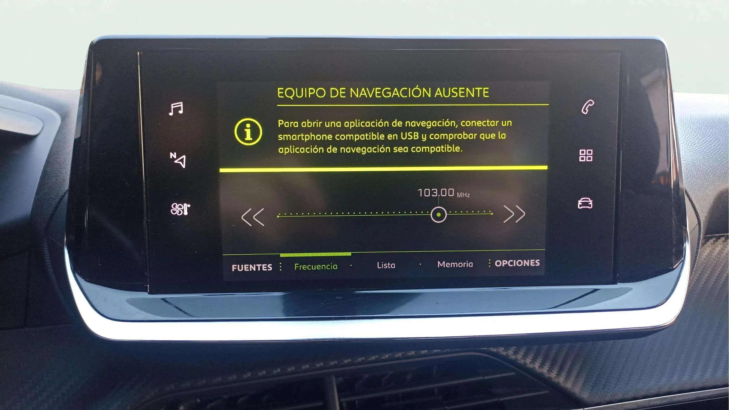 Peugeot 2008 Allure Pack PureTech 130 - foto 22