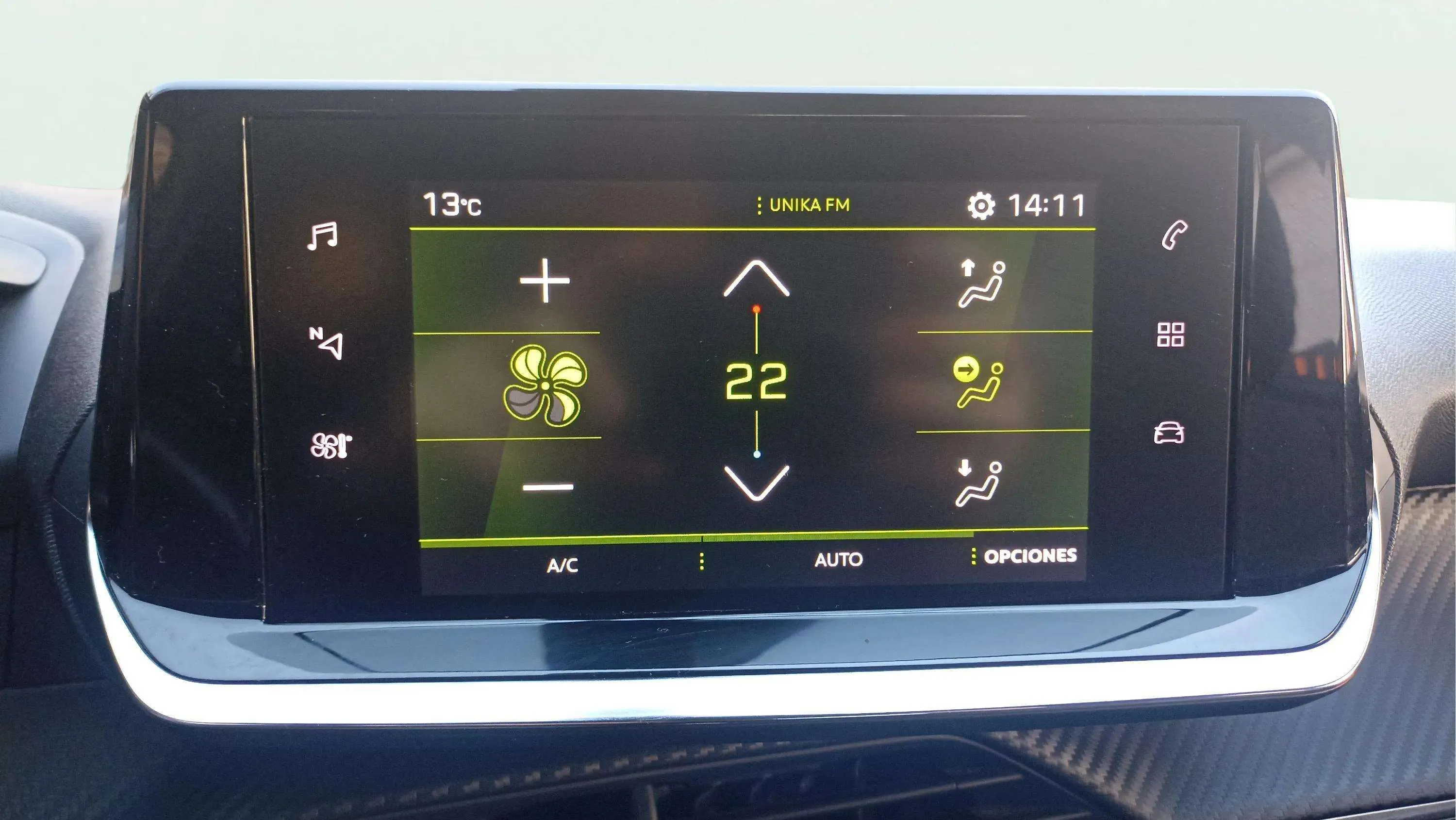 Peugeot 2008 Allure Pack PureTech 130 - foto 23