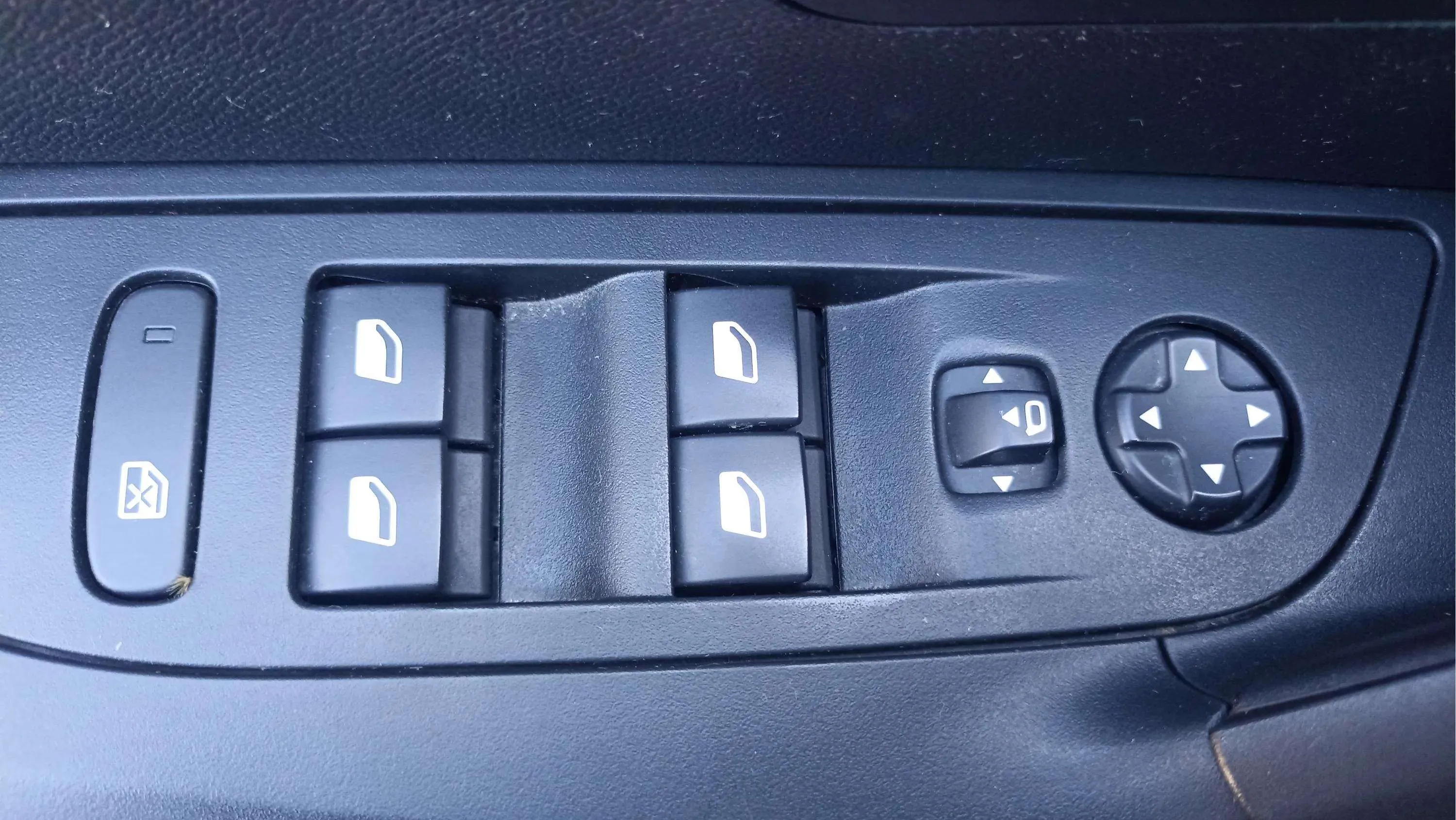 Peugeot 2008 Allure Pack PureTech 130 - foto 17
