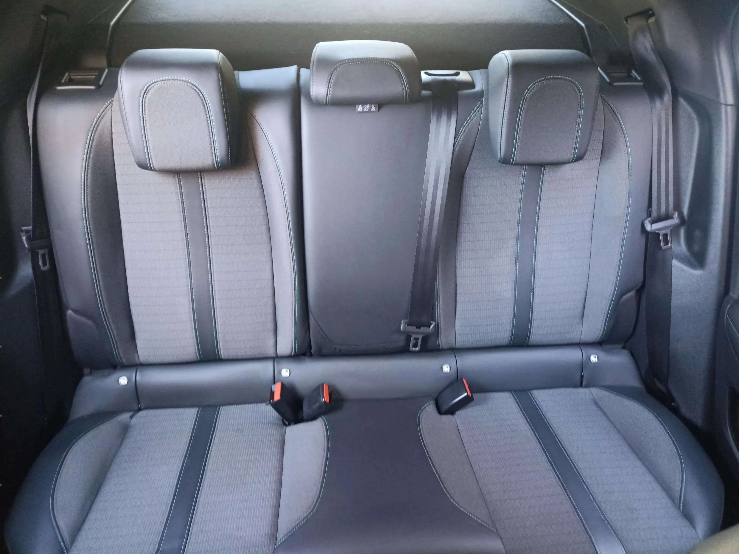 Peugeot 2008 Allure Pack PureTech 130 - foto 15
