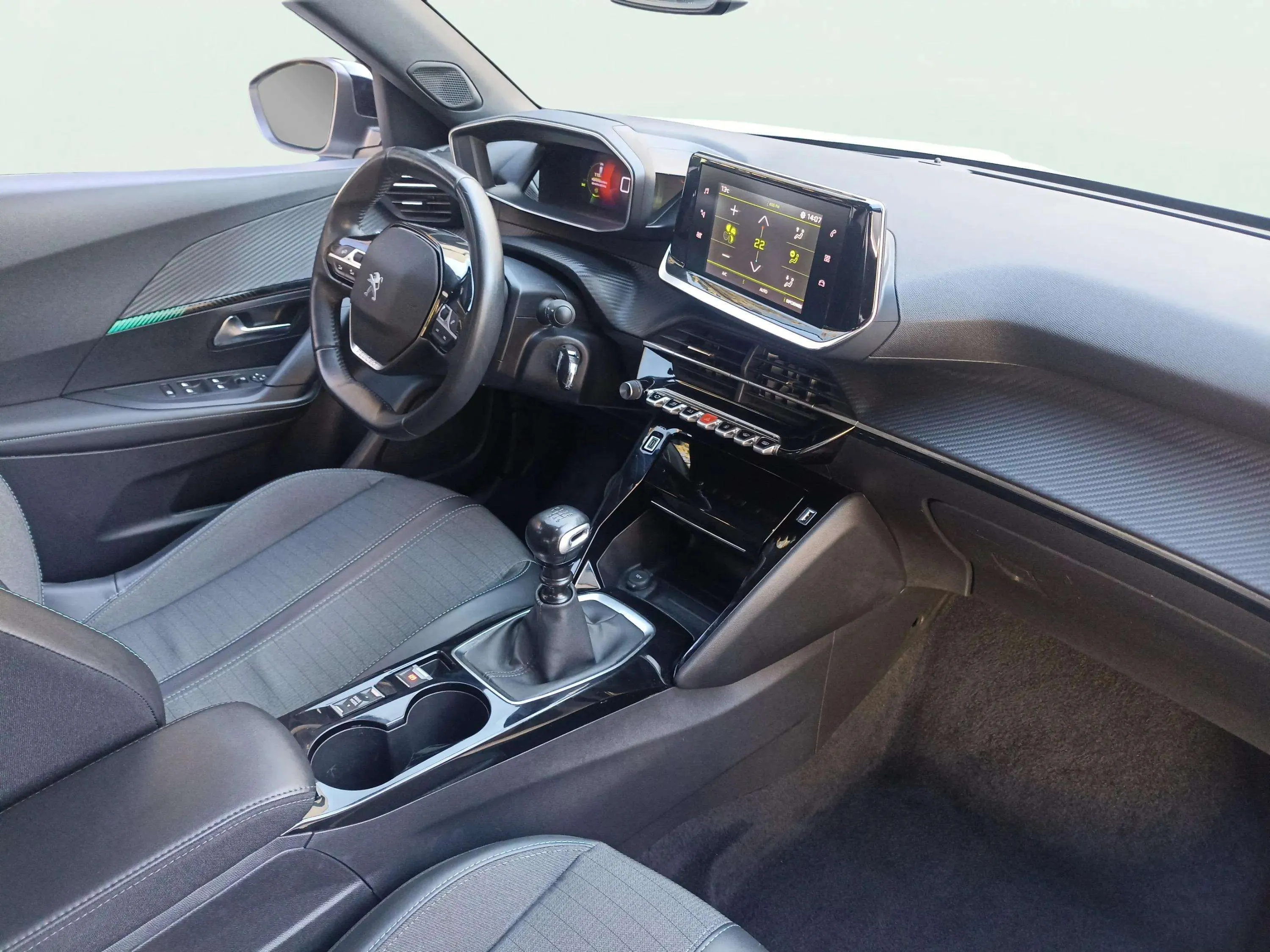 Peugeot 2008 Allure Pack PureTech 130 - foto 14