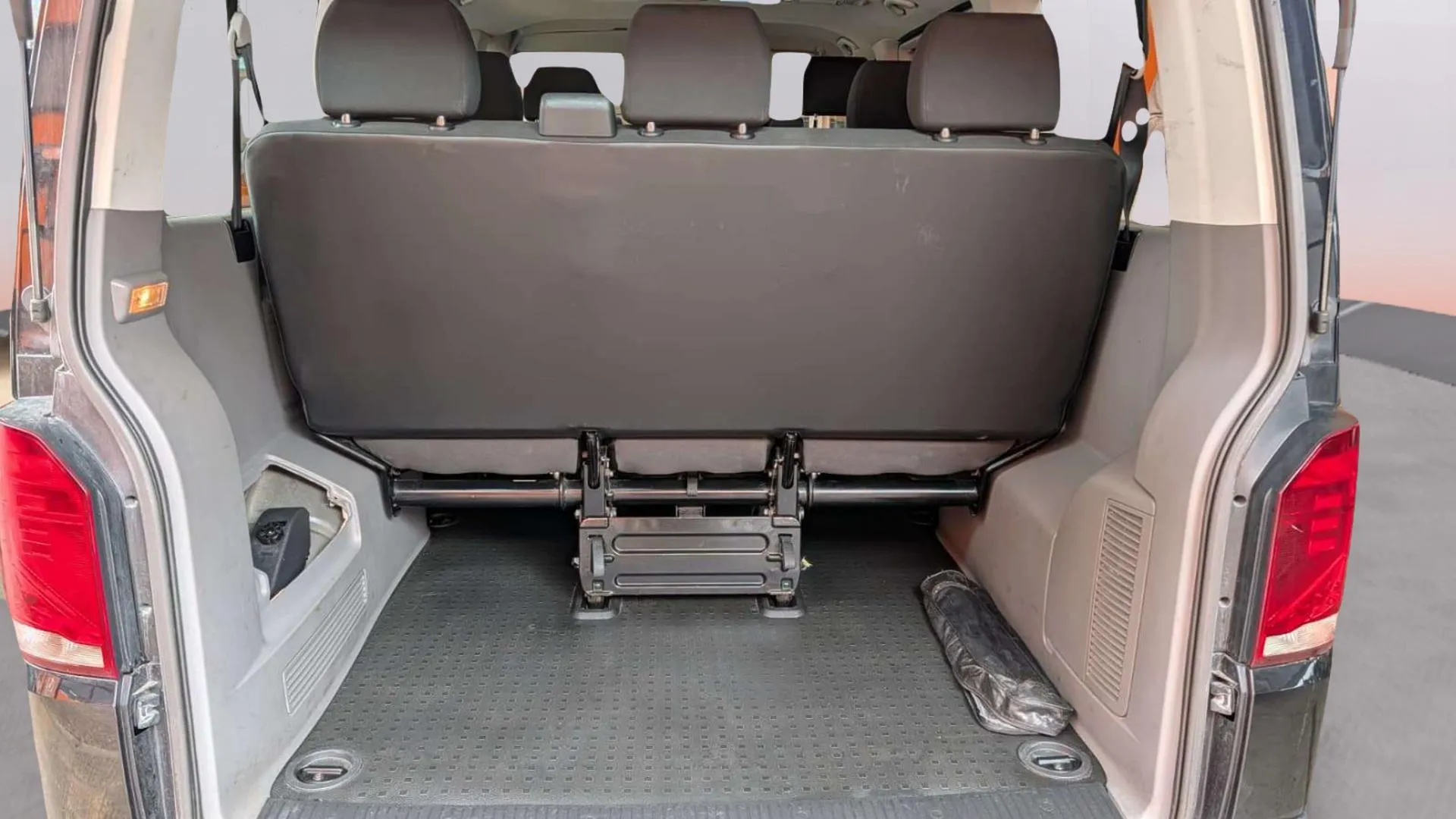 Volkswagen Caravelle Origin Corta 2.0 TDI BMT DSG - foto 18