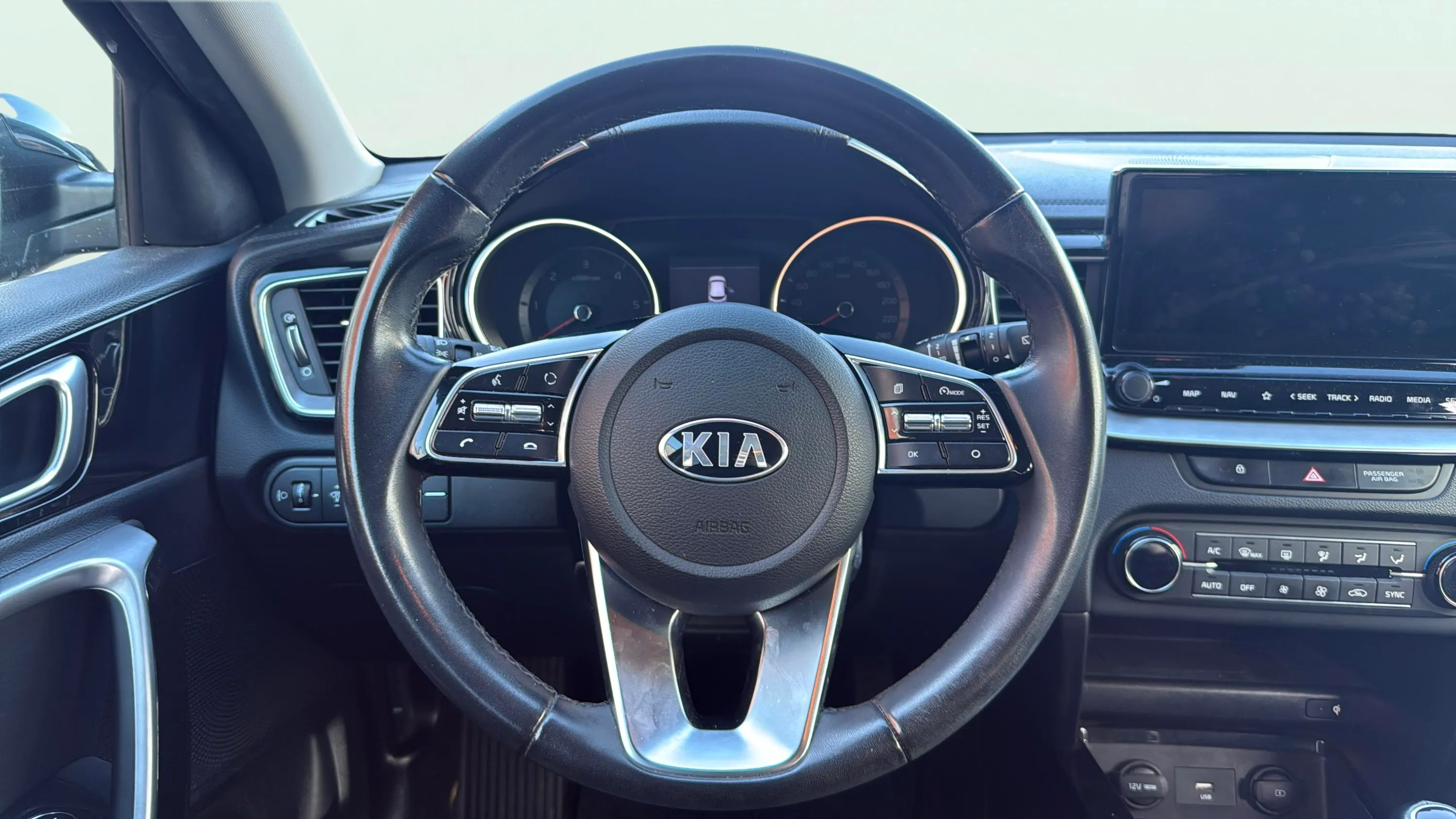Kia Ceed Tourer 1.6 CRDi Tech - foto 12
