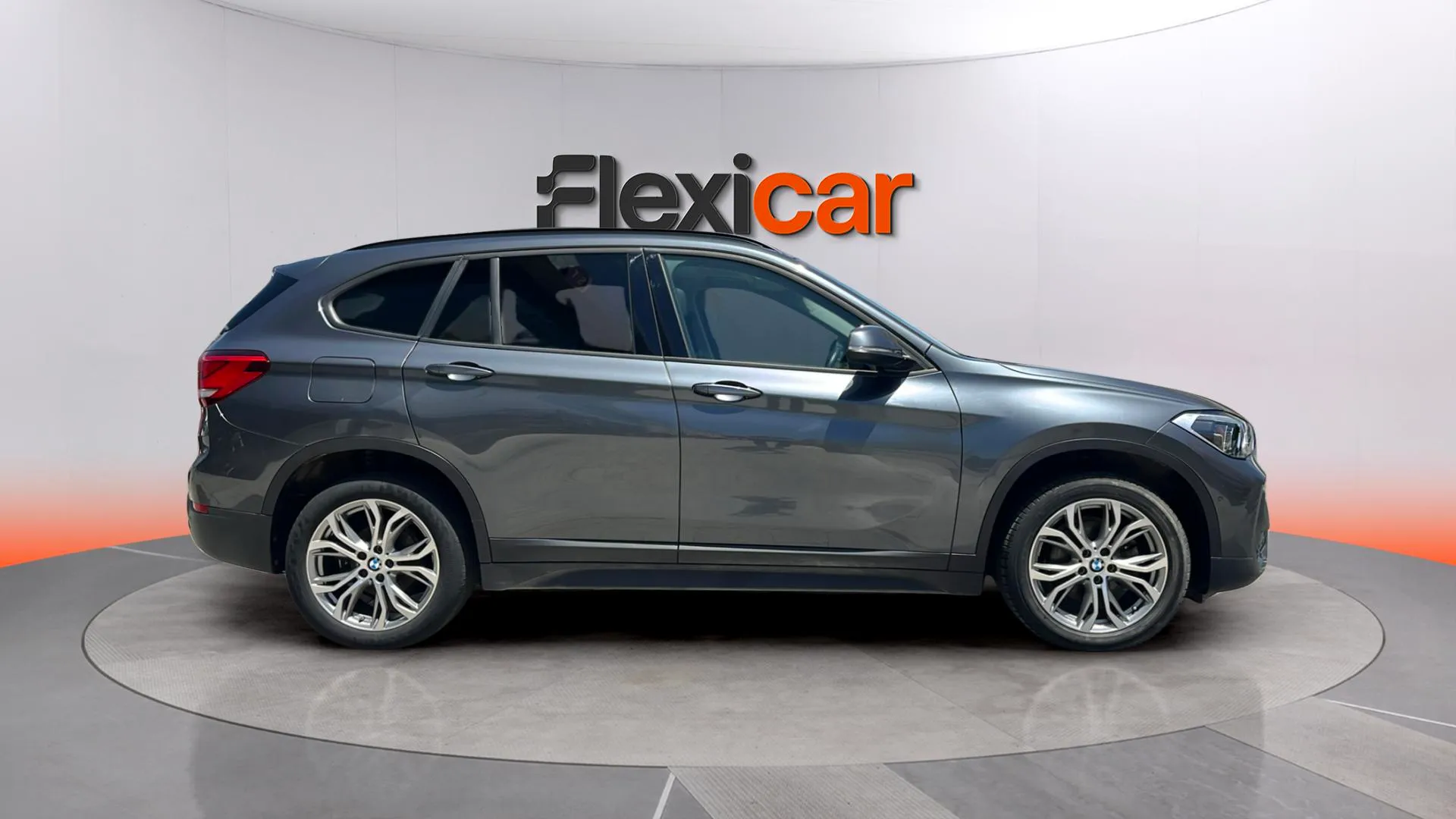 BMW X1 sDrive18i - foto 5