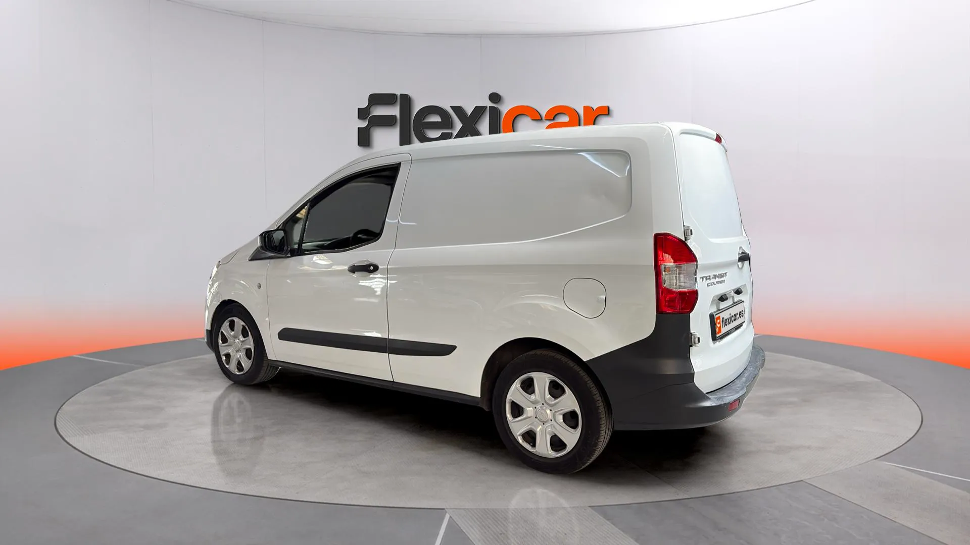 Ford Tourneo Courier 1.5 TDCi Sport - foto 5