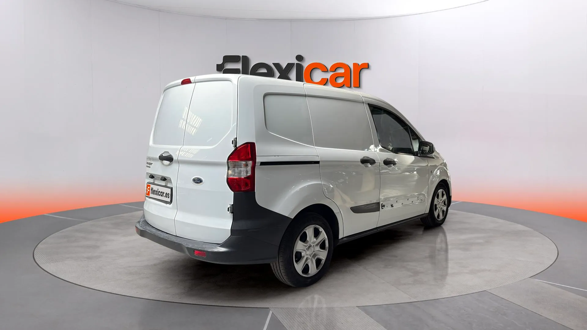 Ford Tourneo Courier 1.5 TDCi Sport - foto 6