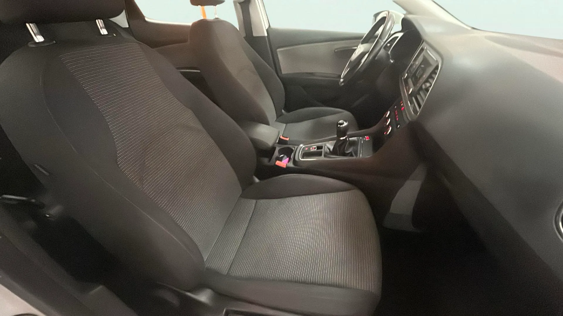 SEAT León ST 1.6 TDI Style - foto 12