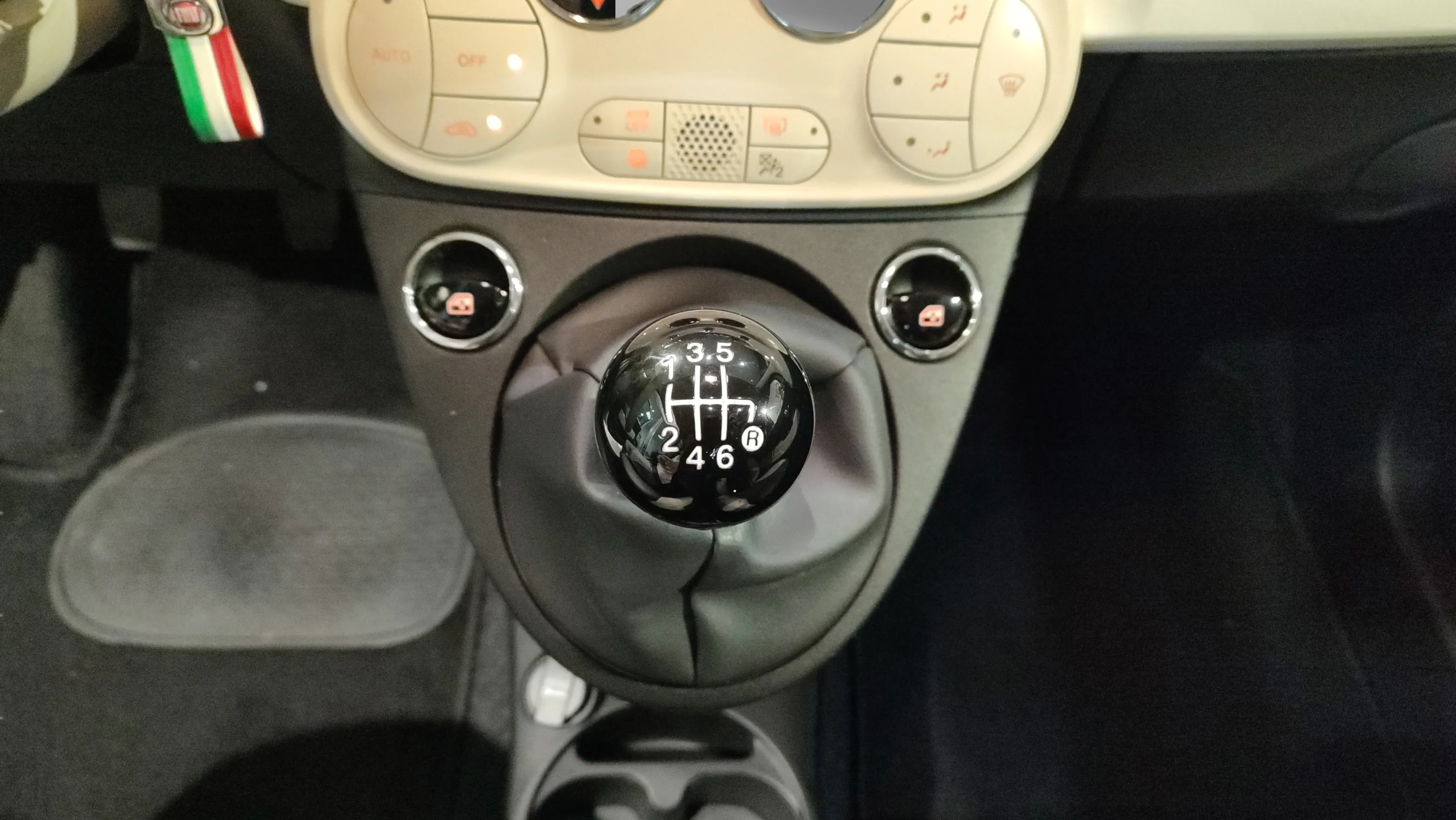 Fiat 500 Connect 1.0 Hybrid - foto 15