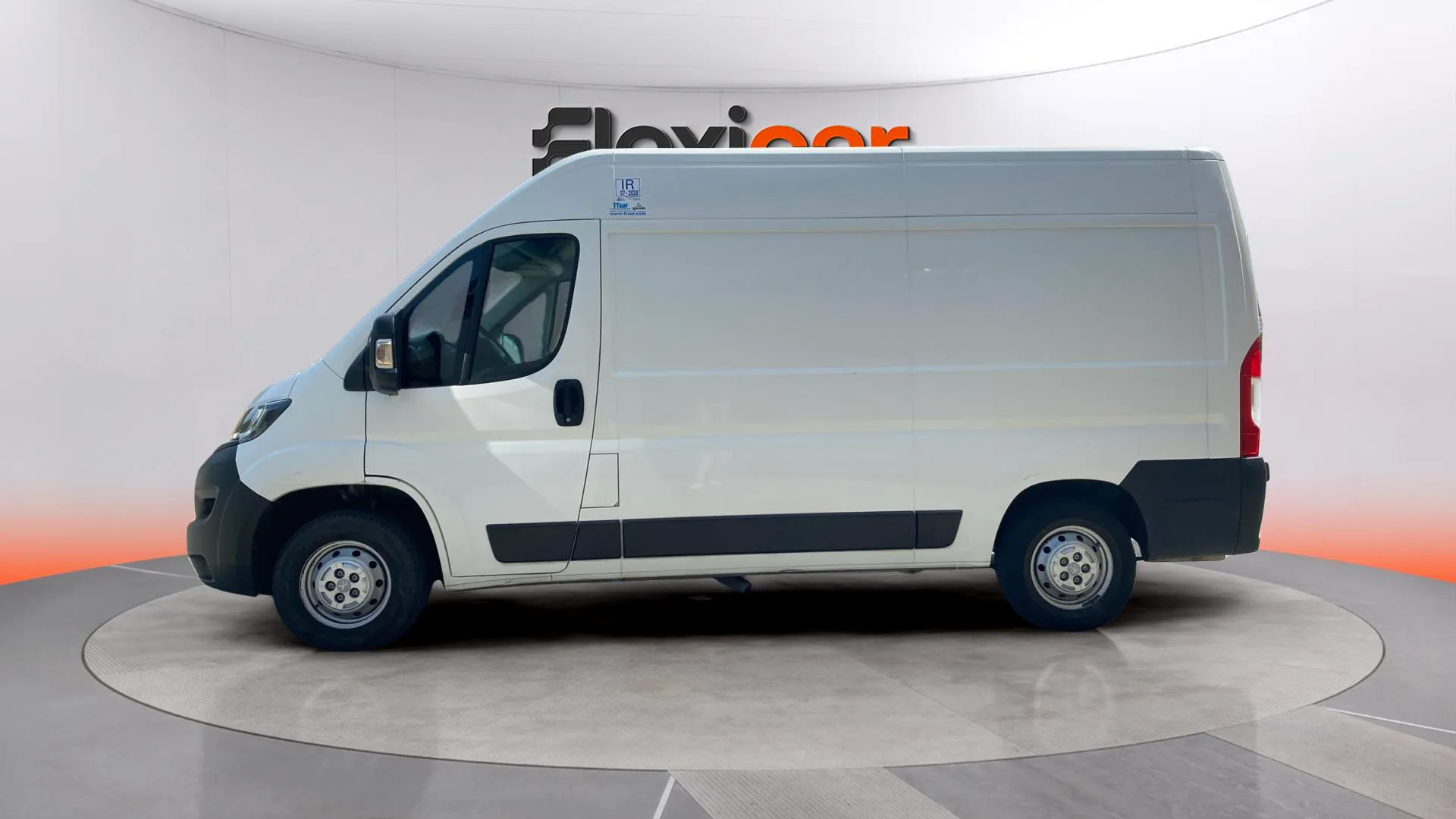 Peugeot Boxer FurgónL2H2 Isotermo - foto 5