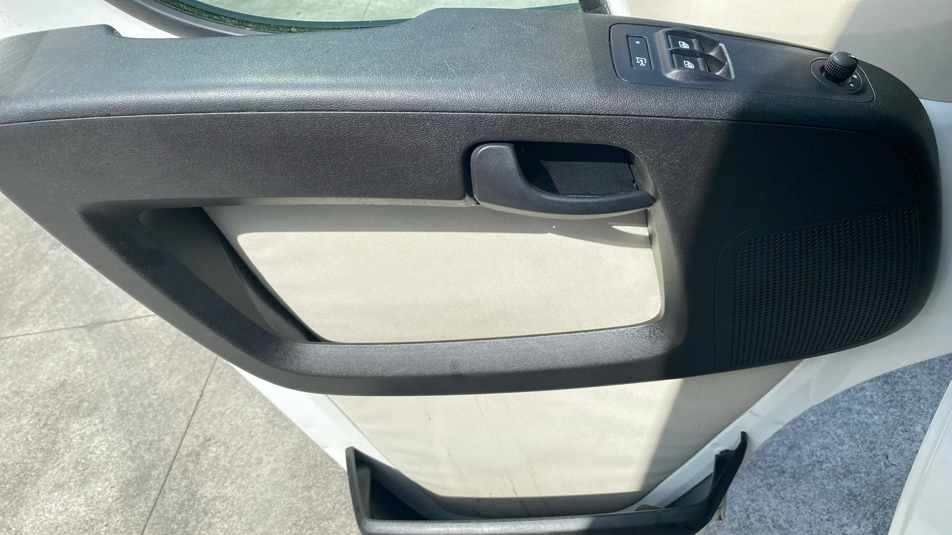 Peugeot Boxer FurgónL2H2 Isotermo - foto 17