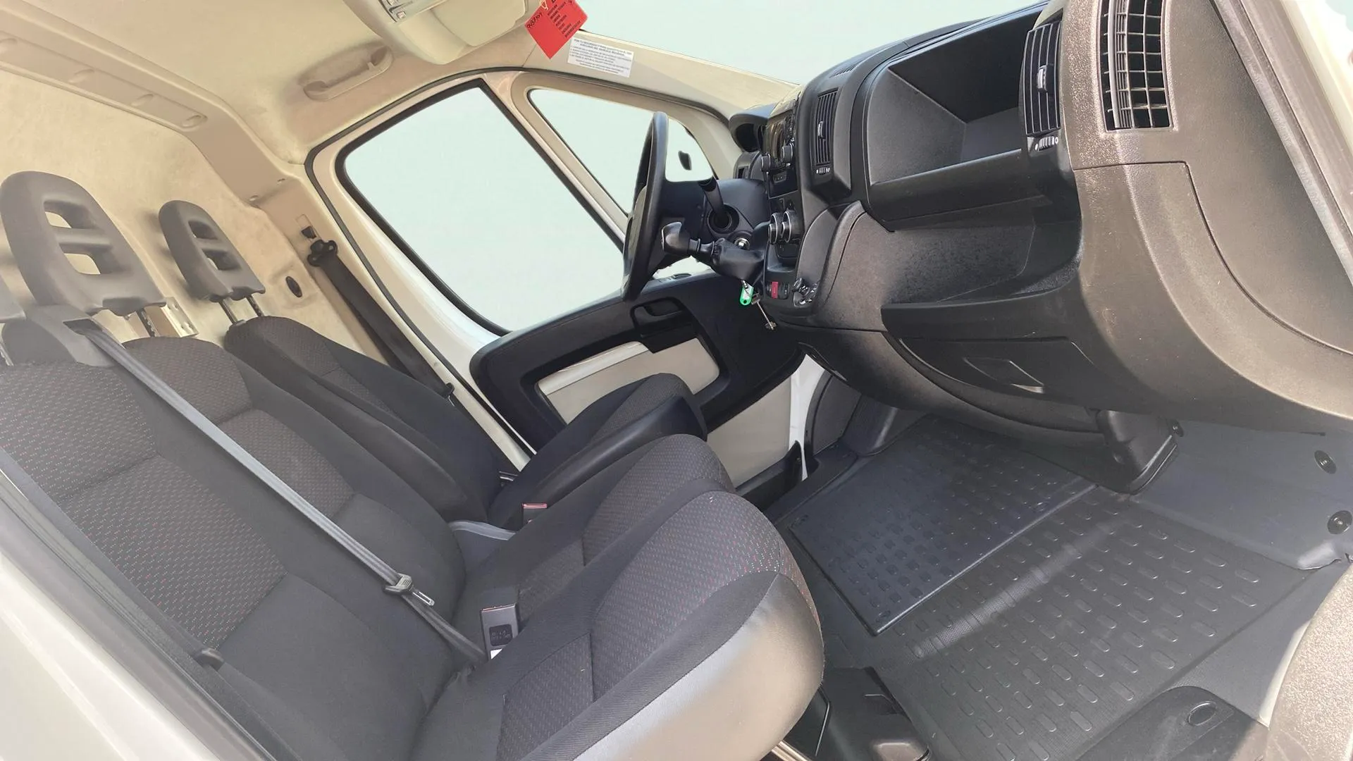 Peugeot Boxer FurgónL2H2 Isotermo - foto 19