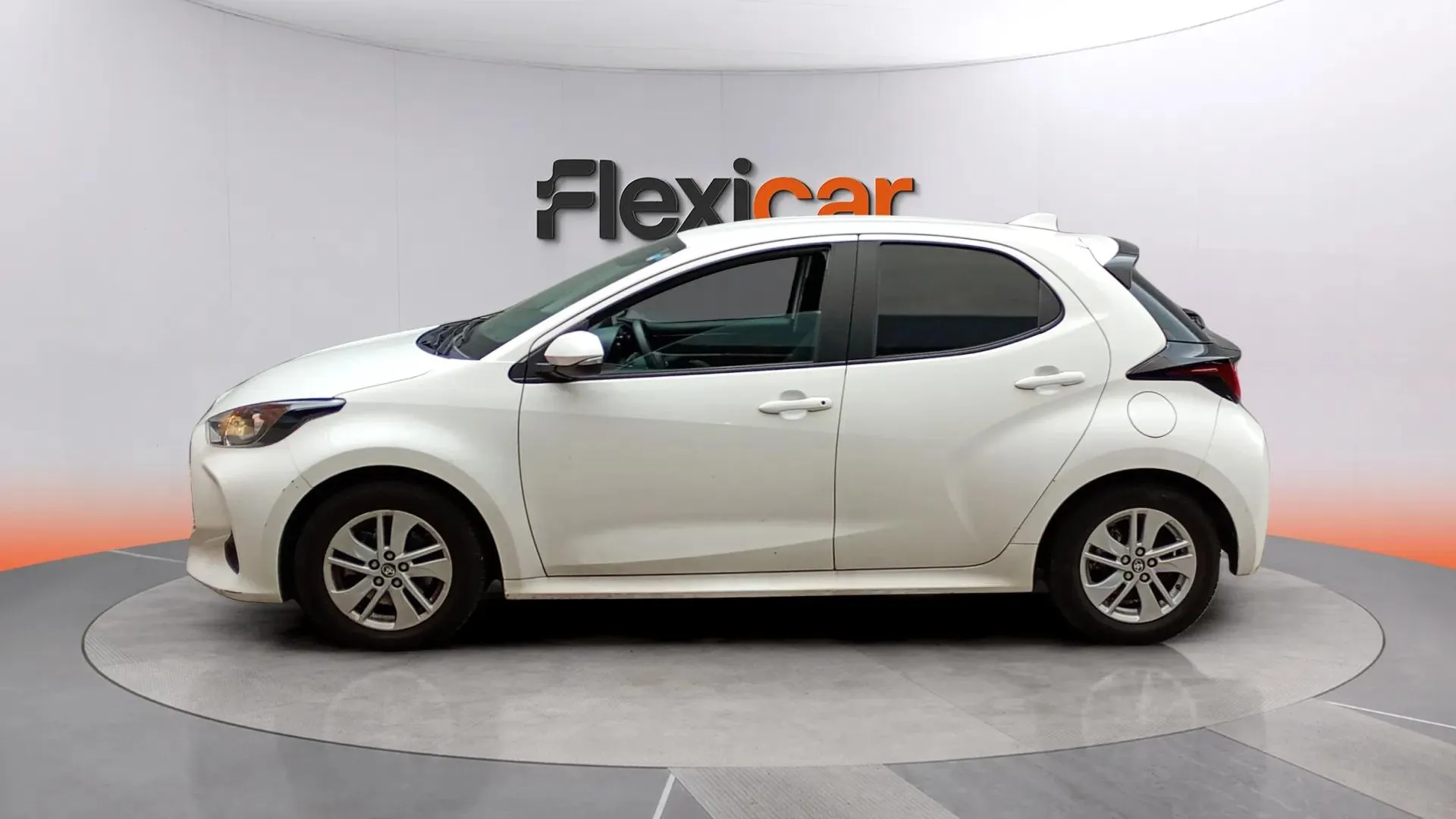 Toyota Yaris 1.5 120H Business Plus - foto 3