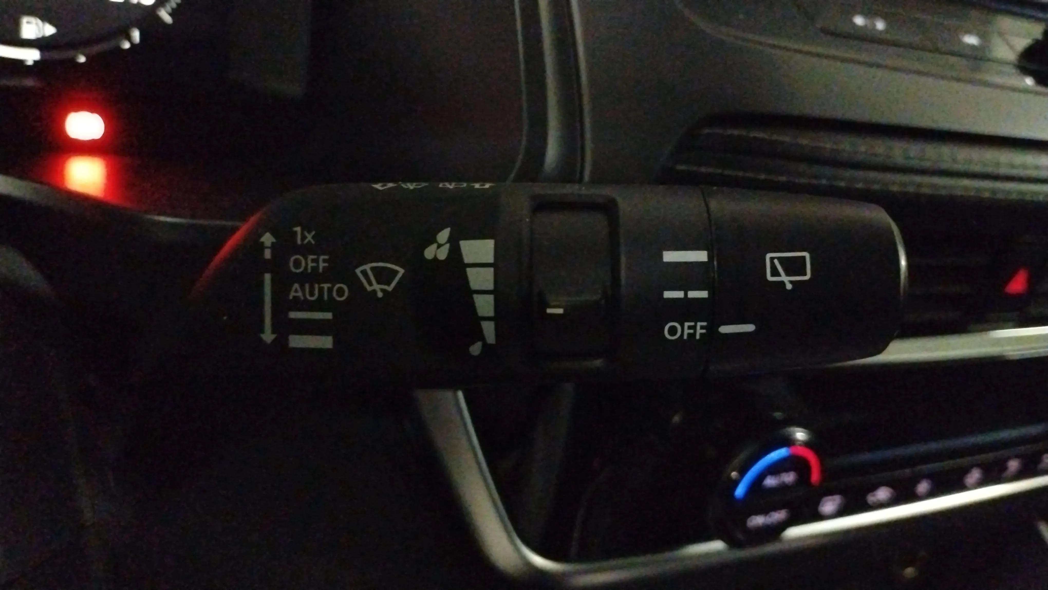 Nissan Qashqai DIG-T N-Connecta - foto 24