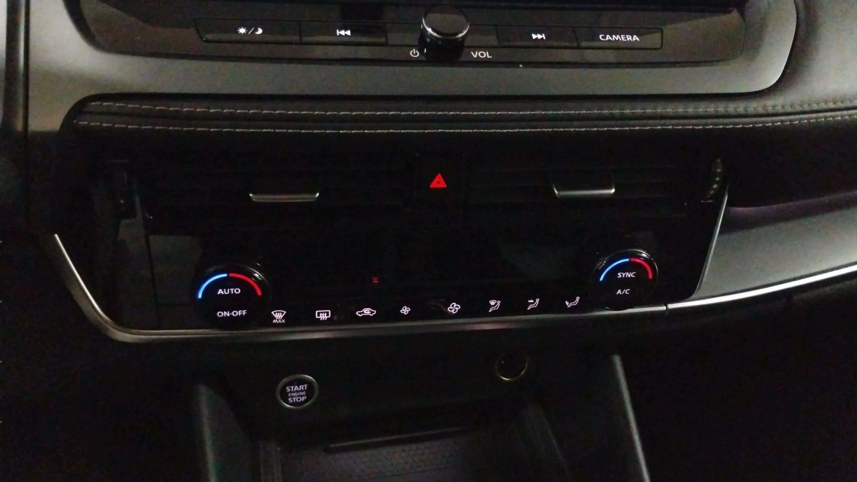 Nissan Qashqai DIG-T N-Connecta - foto 27