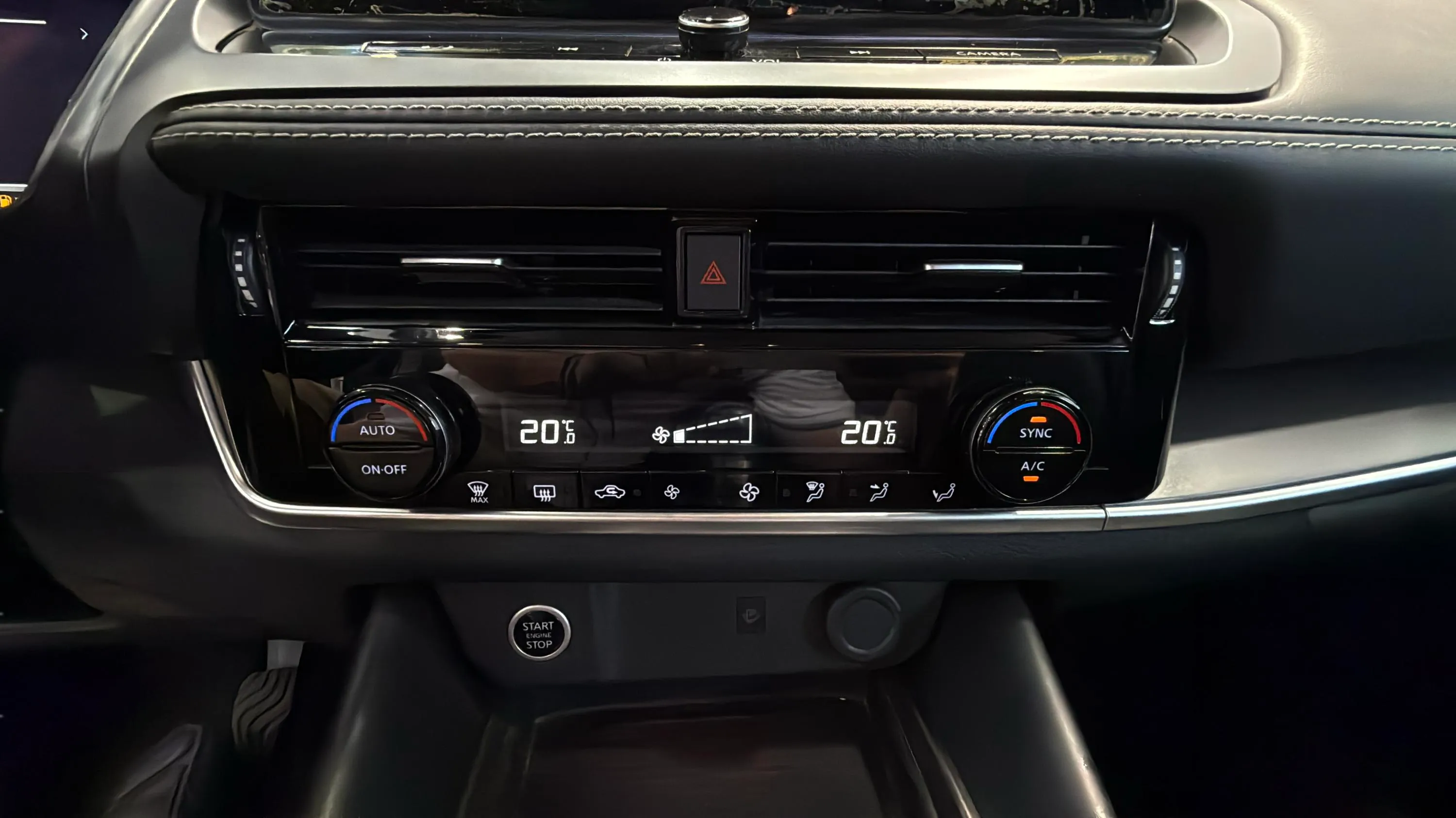Nissan Qashqai DIG-T N-Connecta - foto 22