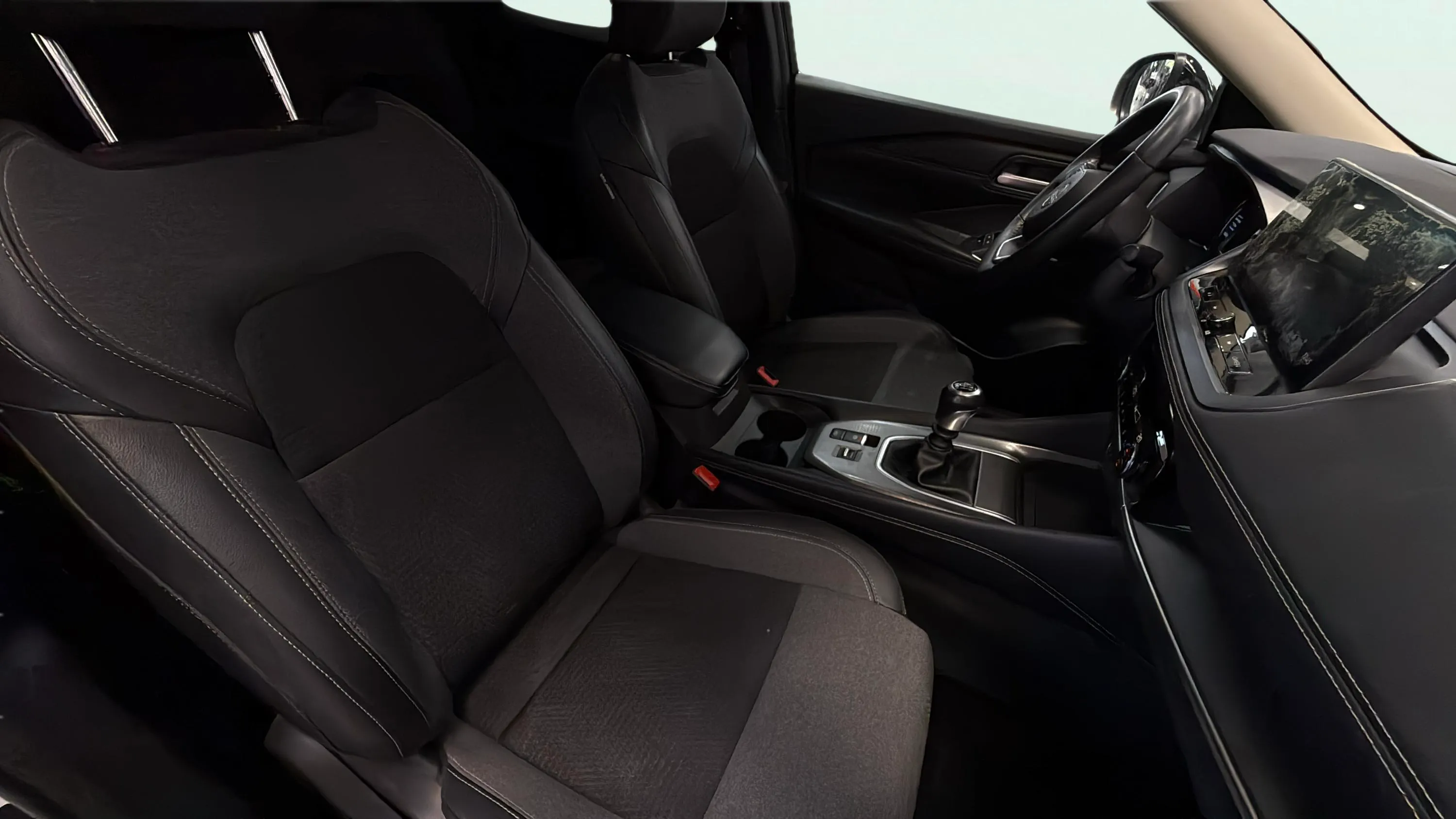 Nissan Qashqai DIG-T N-Connecta - foto 24