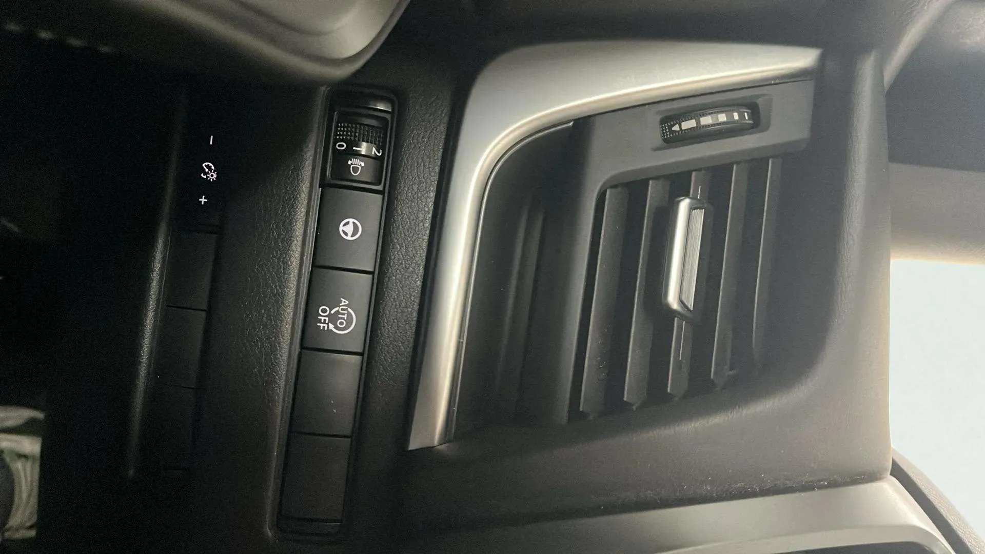 Nissan Qashqai DIG-T N-Connecta - foto 21