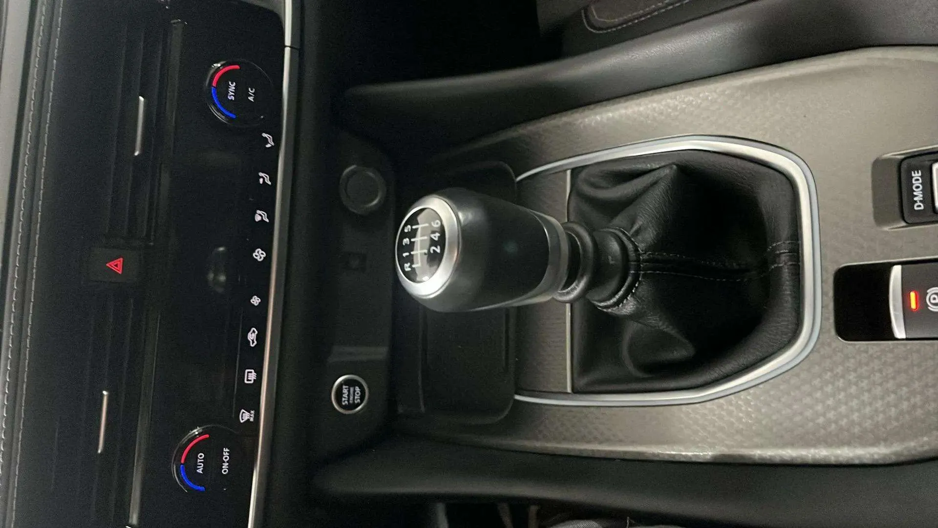 Nissan Qashqai DIG-T N-Connecta - foto 20