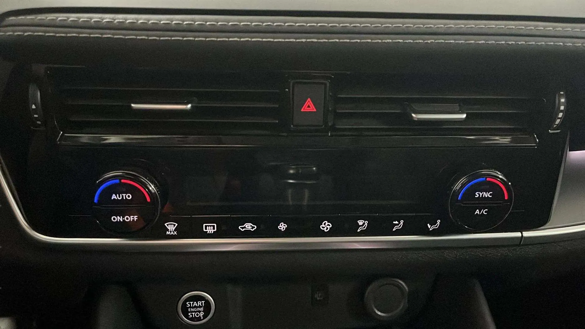 Nissan Qashqai DIG-T N-Connecta - foto 19