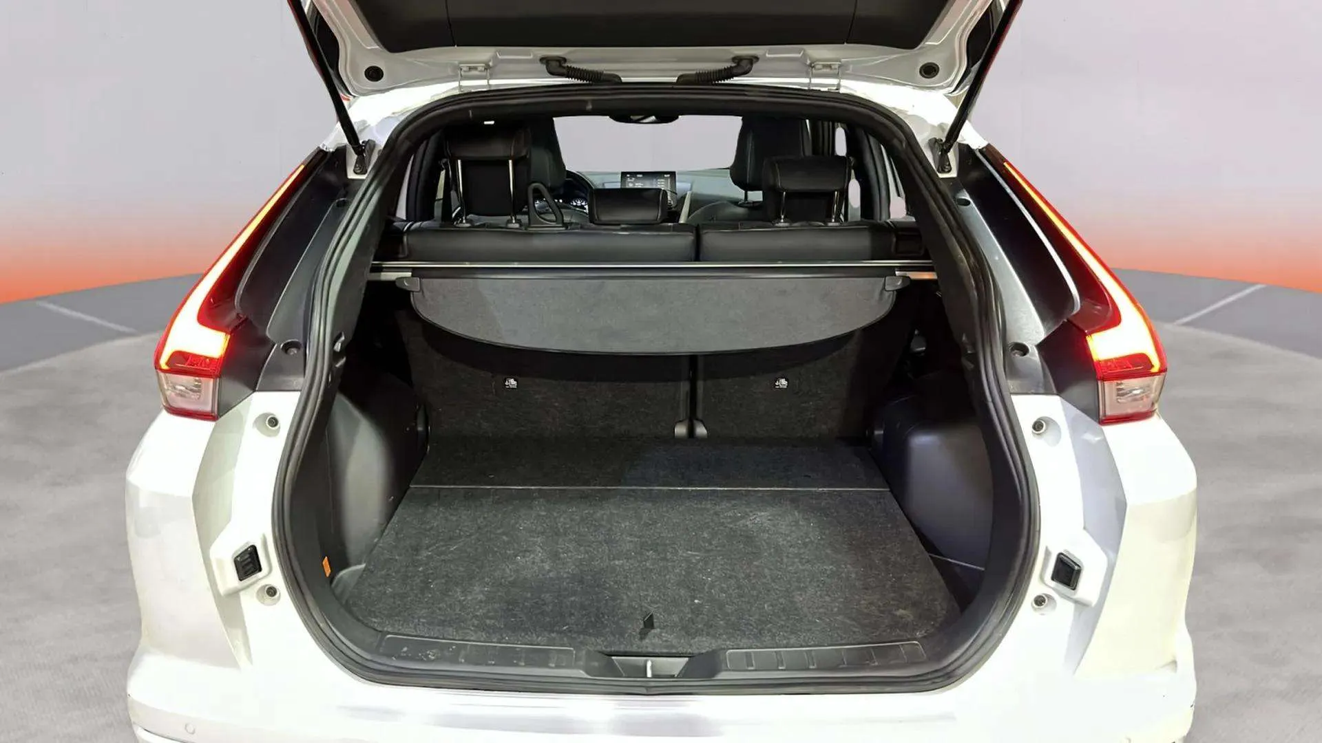 Mitsubishi Eclipse Cross PHEV Kaiteki 4WD - foto 28