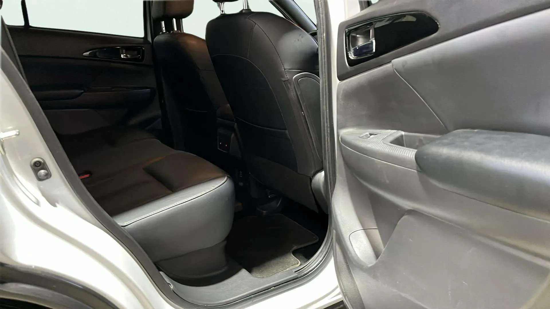 Mitsubishi Eclipse Cross PHEV Kaiteki 4WD - foto 14