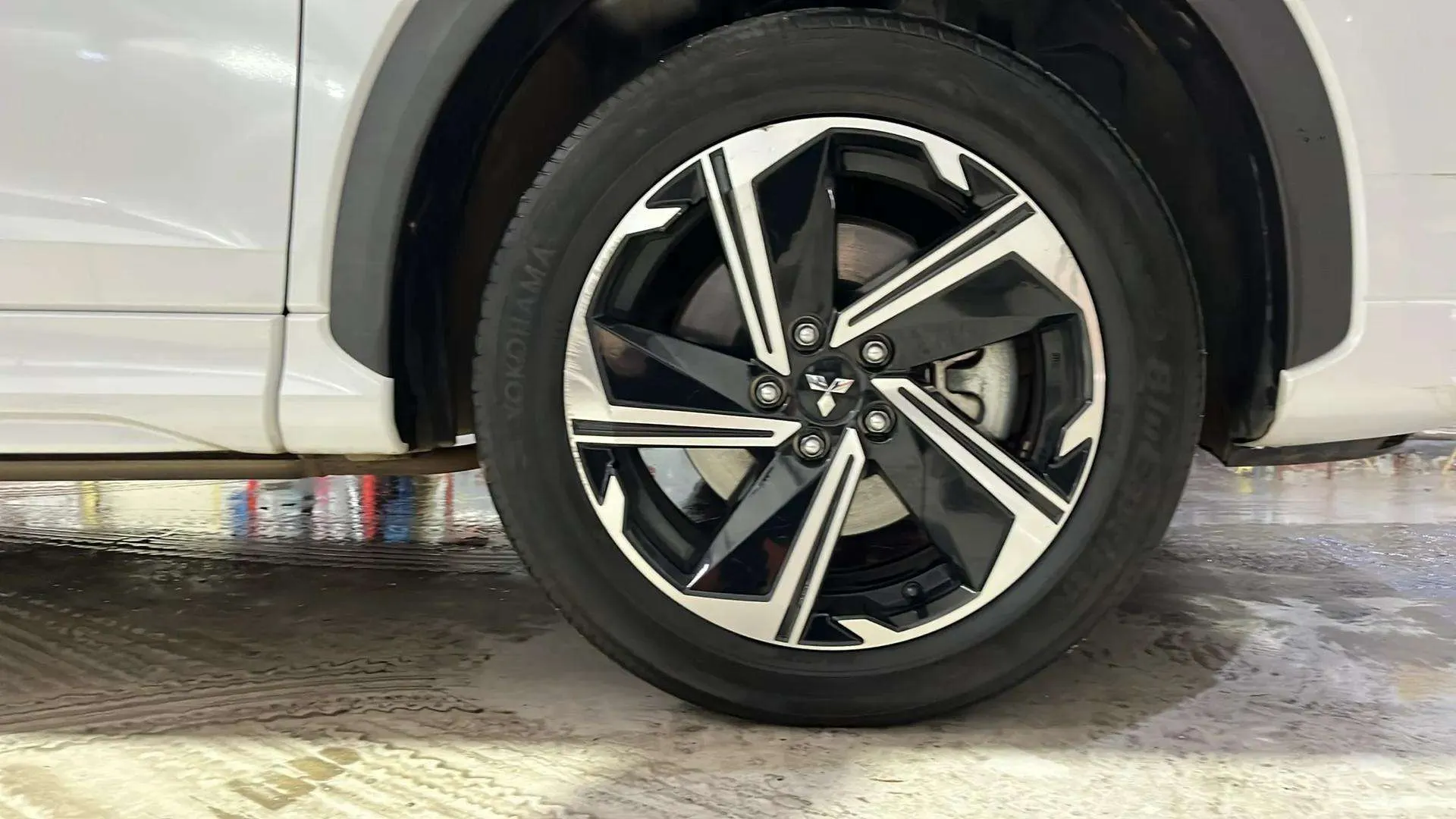 Mitsubishi Eclipse Cross PHEV Kaiteki 4WD - foto 29