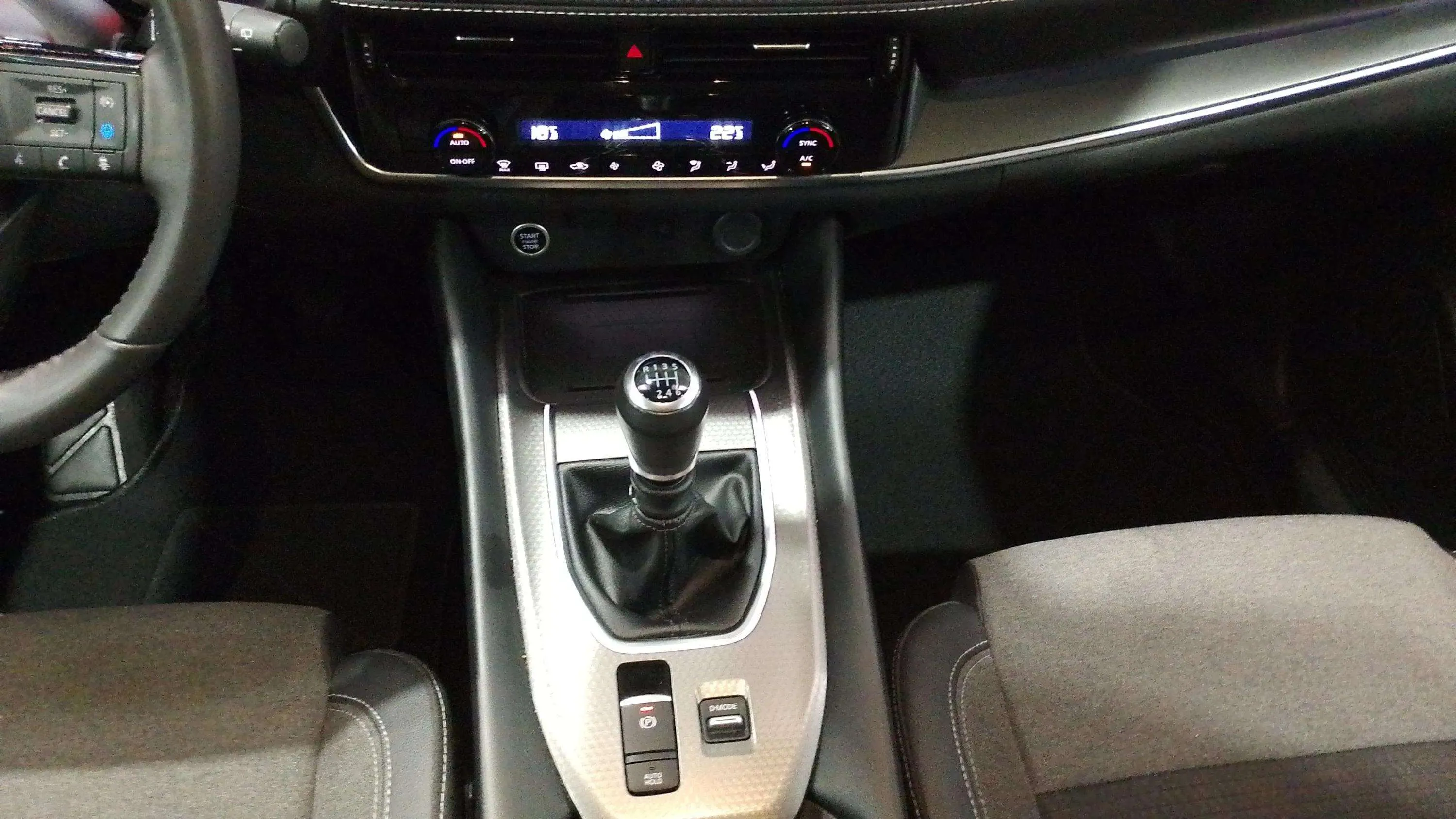 Nissan Qashqai DIG-T mHEV 4x2 Tekna - foto 19