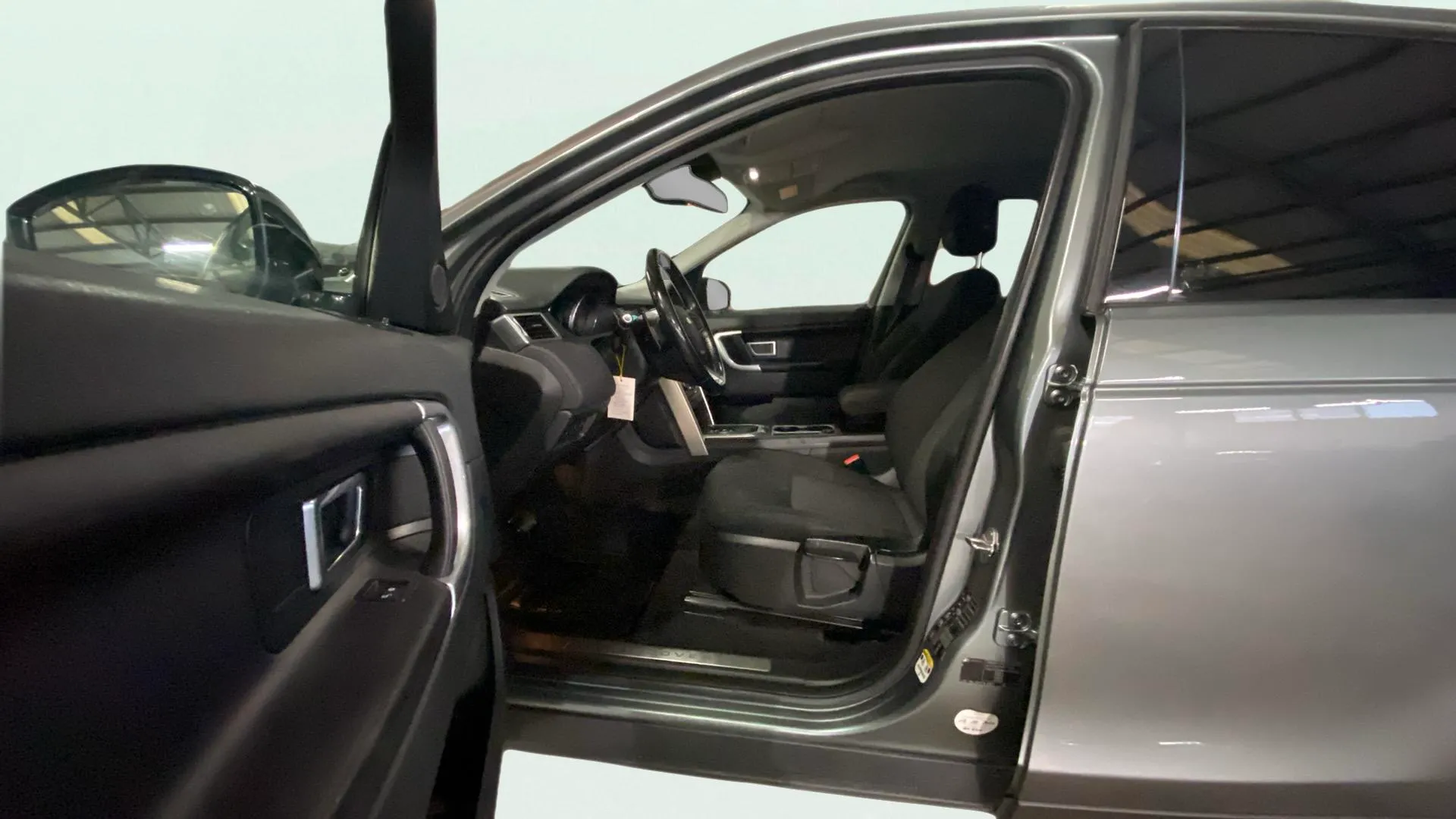 Land Rover Discovery Sport 2.0L TD4 4x4 HSE - foto 12